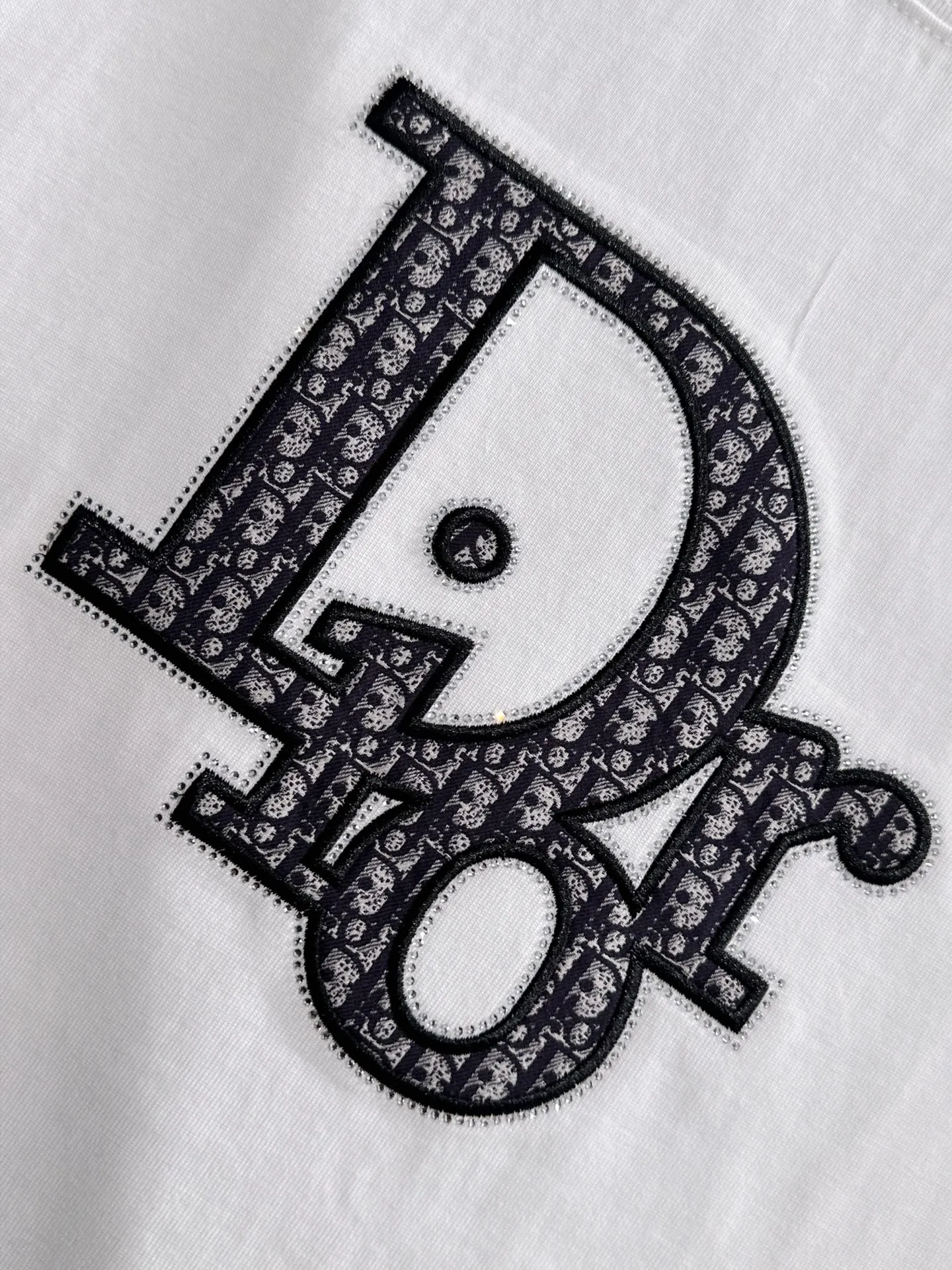 🅿️260 Dior 2꯭0꯭2꯭5 new spring and summer style ❤️ Original ⌚️ high version The fabric is made of 280 grams of high-density pure cotton. It does not deform or shrink. Process introduction: double thread movement, washing + front and rear precision 10,000-needle imported machine embroidery SIZE: M to 4XL