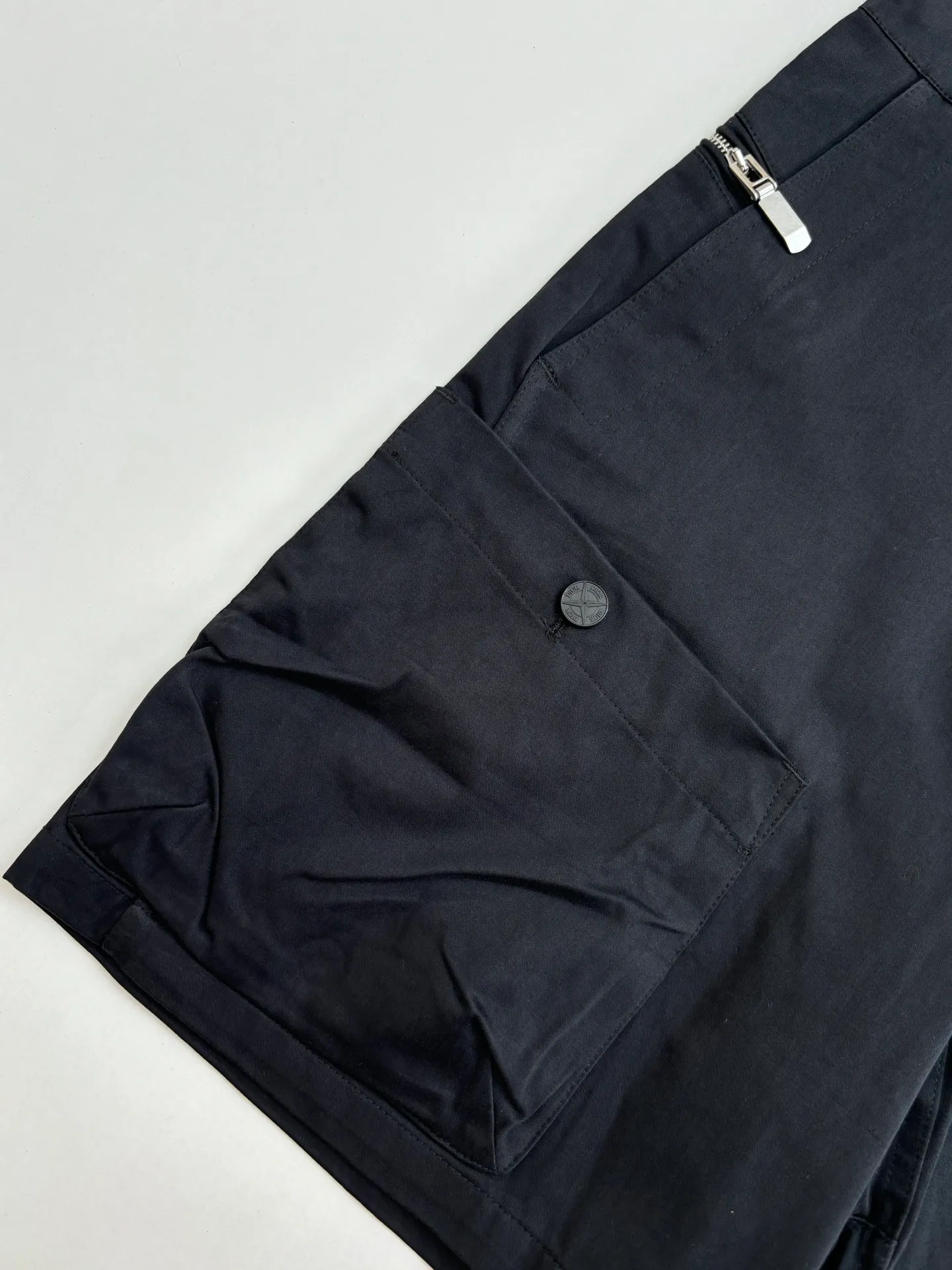 🅿️530 Dio*/Dior 25Ss Stone Island co-branded multi-functional shorts, custom-woven and dyed technical canvas fabric, Stone Island policy armband, custom-woven flat machine rib, perfect restoration, mold opening, latest co-branded hardware Sizr: S/M/L/XL