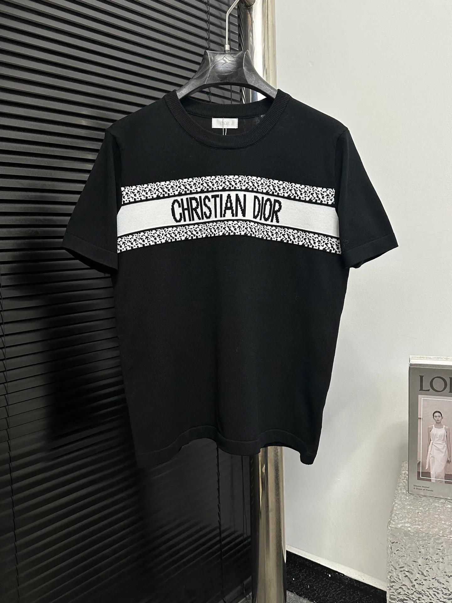 🅿️170 [DIOR] Dior jacquard knitted short-sleeved stretch slimming slim T-shirt half-sleeved for men and women. Dior classic series knitted short-sleeved, exquisite craftsmanship, silky and super breathable fabric, high-end and soft hand feel, spun yarn knitted elastic fabric, light and breathable without the slightest sense of restraint, high-quality knitting, complete with three standards Color: White Black Size: S M L XL