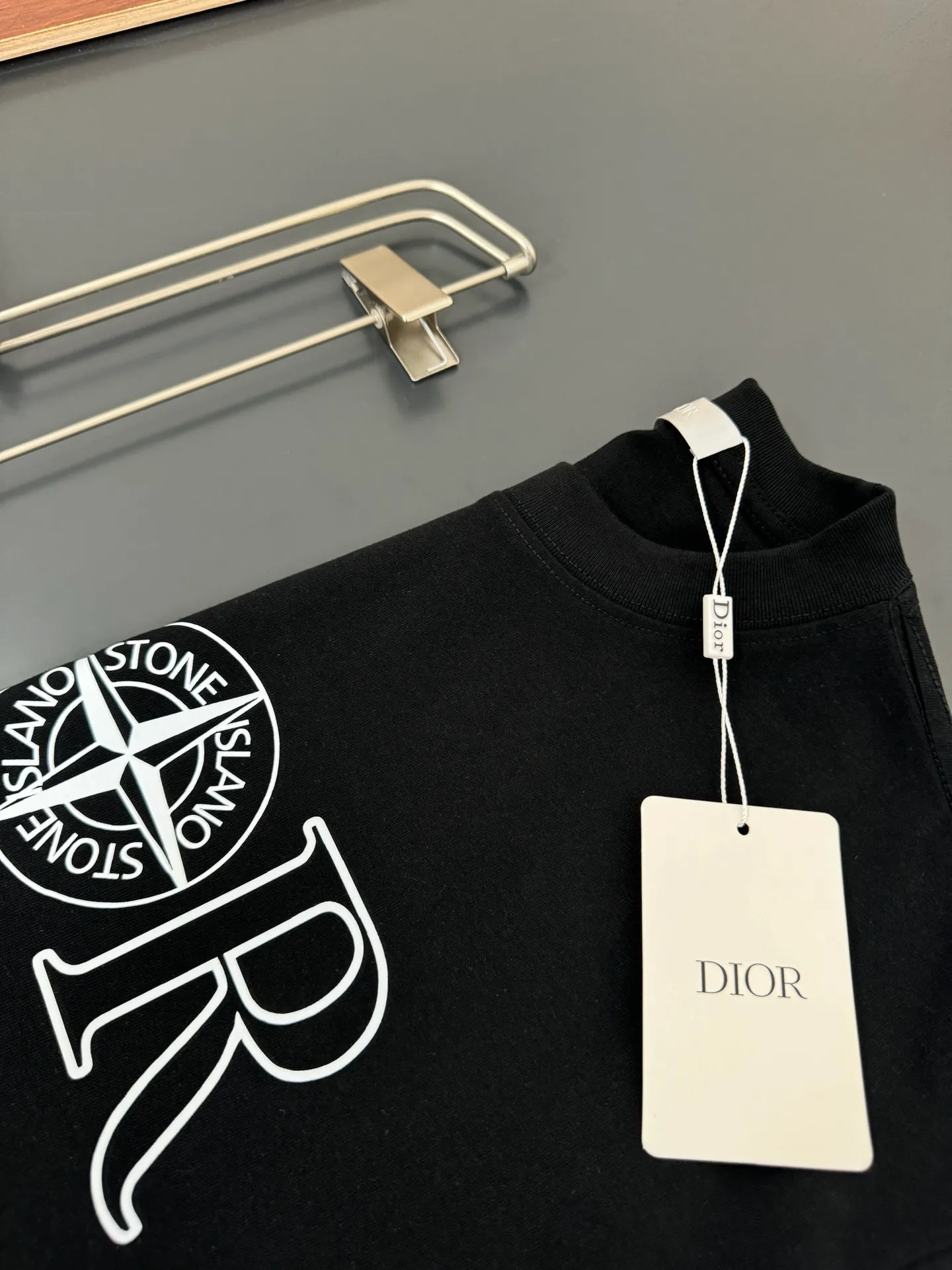 🅿️200 DIOR*Dior*320g heavyweight pure cotton T-shirt, thick, breathable and loose fit. Printed logo design. Spring and summer new round neck fashionable short-sleeved T-shirt. Comfortable against the skin, durable and easy to wear. Meticulous original craftsmanship, a must-have for casual and versatile colors. Color: black, white, rose. Size: S M L XL XXL.