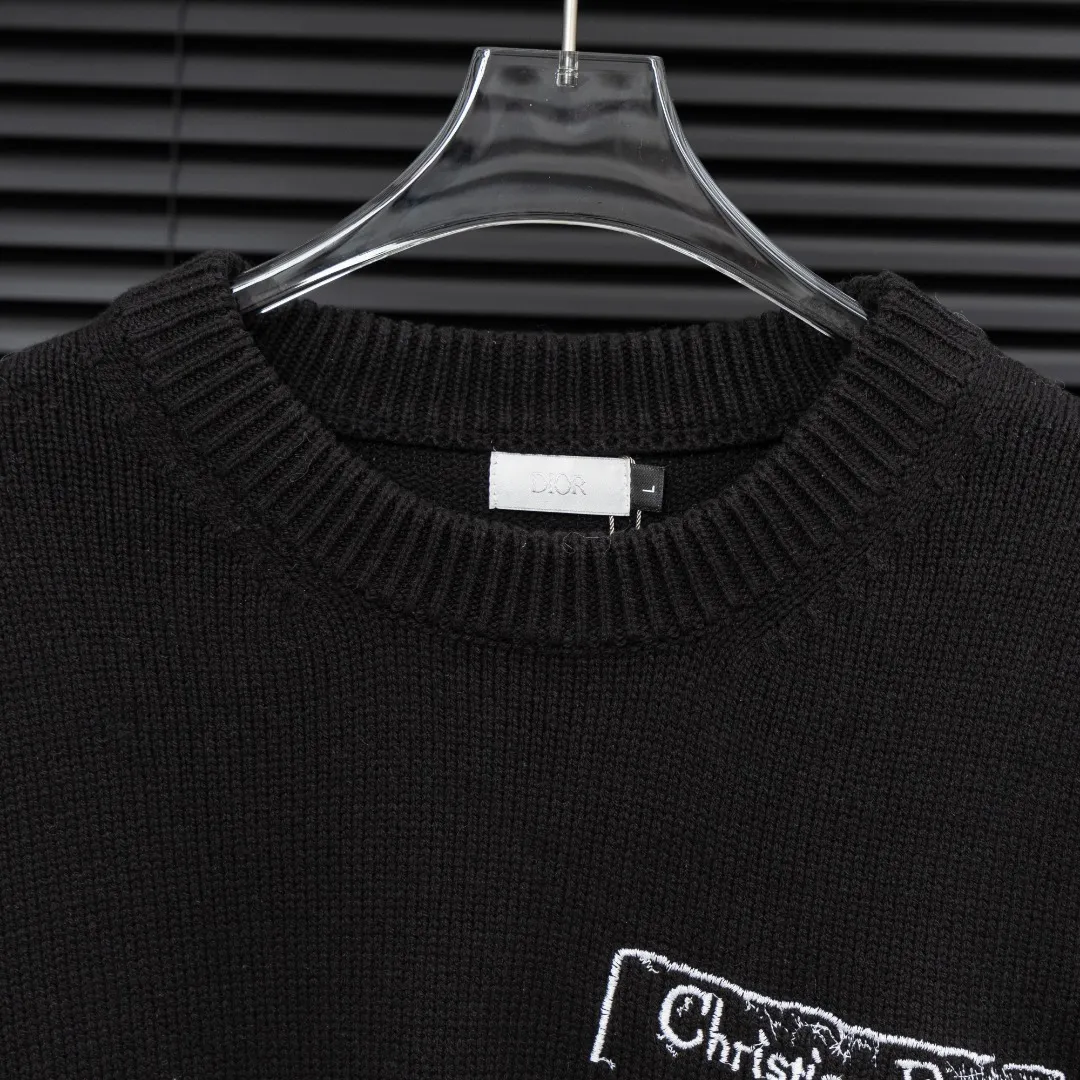 🅿️330 Style: DIOR Dior destination logo knitted long-sleeved sweater Size: S-XXL Fabric: Wool blend Accessories: Full set of customized original accessories No gender distinction, same style for men and women