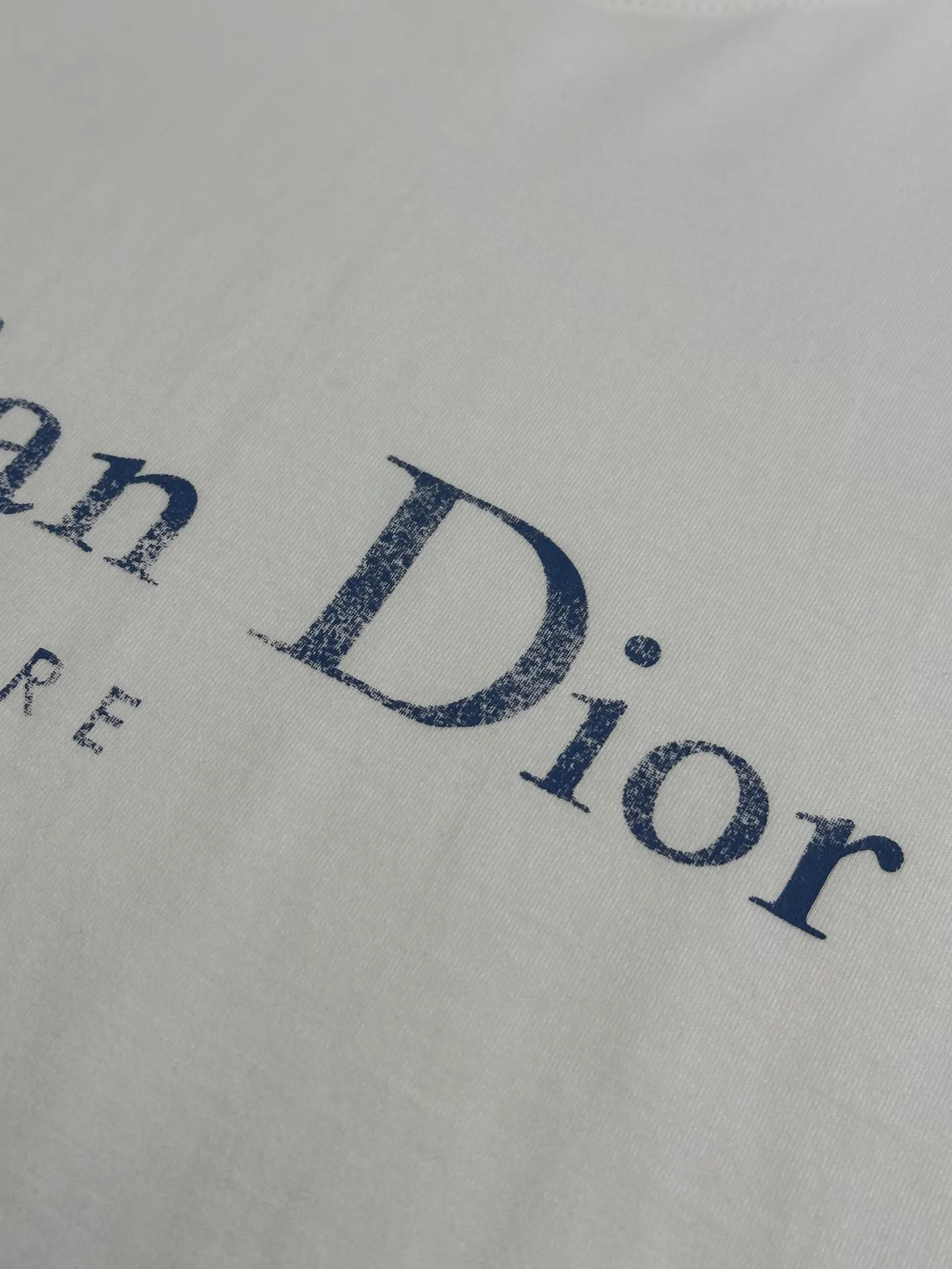 🅿️280 Dior Bad Dot Print Letter Short Sleeve This Christian Dior Couture short sleeve is a new product of the 25th autumn men's wear series, adding a fashionable temperament to the classic items in the wardrobe. Crafted from distressed-effect cotton jersey, it's enhanced with a Christian Dior Couture signature print on the chest. Wear it with jeans or shorts for a casual look.  size：xs s m l