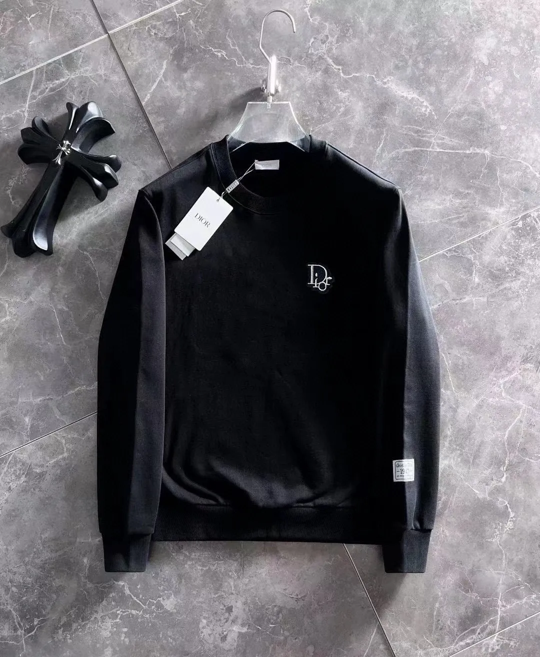 🅿️220 brand [DIOR Dior] (good news for fat people) 2025ss autumn latest long-sleeved round-neck sweatshirt, on sale simultaneously on the official website. Refreshing and breathable. Made of top Tencel Roman. Comfortable and soft. 3D three-dimensional clarity. Super fashion sense. Great for gifting and keeping for yourself. Size: M-5XL (can wear up to 220 pounds)