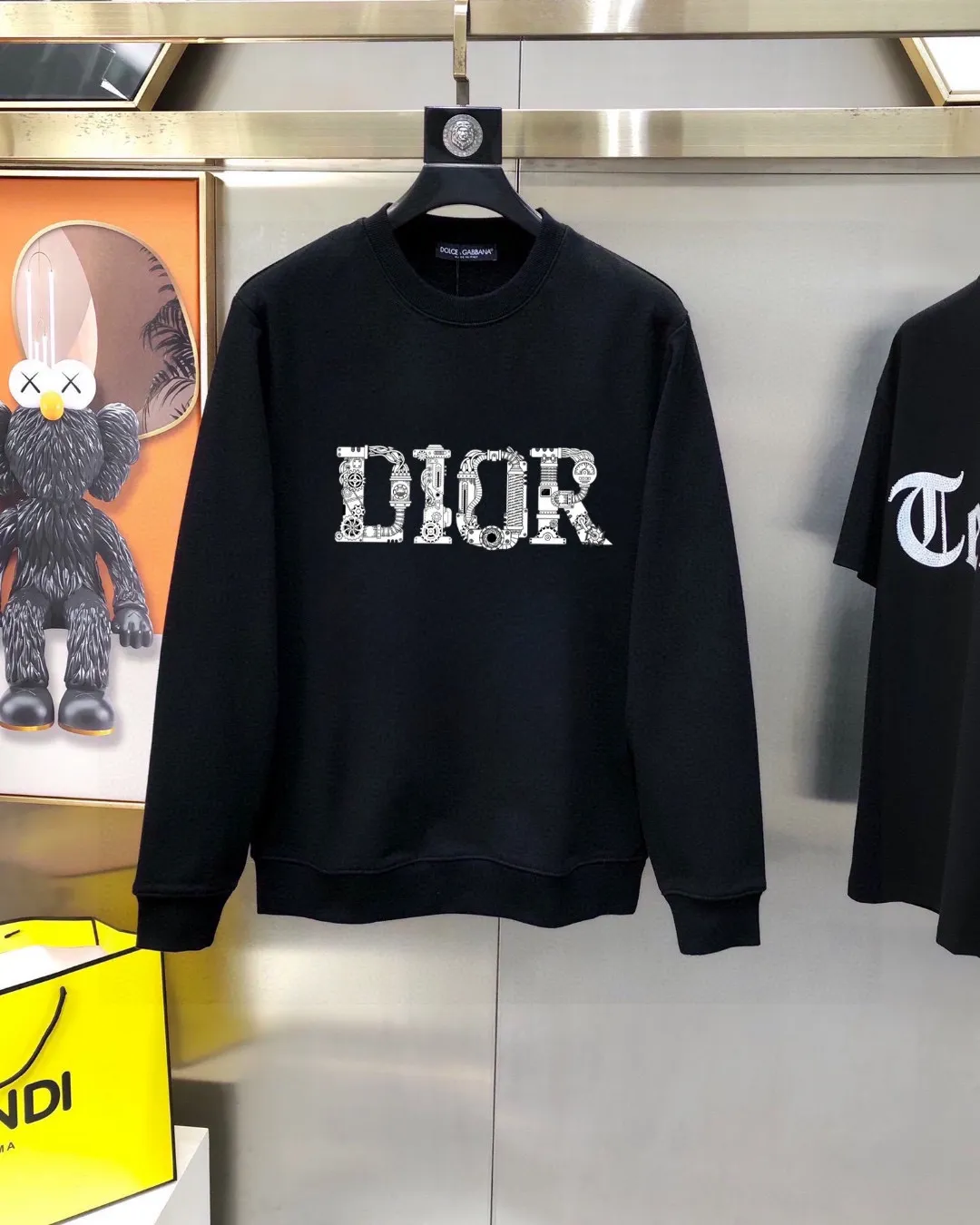 🅿️220 brand [DIOR Dior] (good news for fat people) 2025ss autumn latest long-sleeved round-neck sweatshirt, on sale simultaneously on the official website. Refreshing and breathable. Made of top Tencel Roman. Comfortable and soft. 3D three-dimensional clarity. Super fashion sense. Great for gifting and keeping for yourself. Size: M-5XL (can wear up to 220 pounds)
