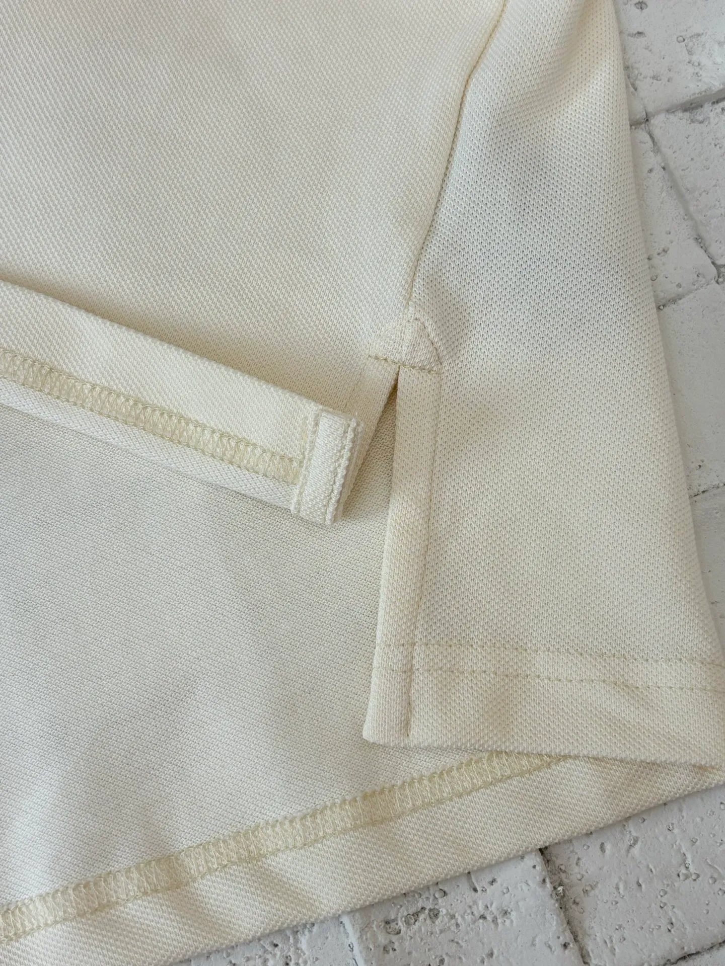 🅿️300 Dio*/Dior 25Ss new Diamond patch lapel short-sleeved polo shirt. Customized pique pure cotton sateen, soft and waxy to the touch, light and smooth. The fabric has been washed and feels better. It is not easy to deform, shrink or fade. It maintains long-term beauty. With its pure color, it demonstrates the perfect fusion of elegance and simplicity. The Diamond rubber patch logo on the chest is vividly used on the clothes. The infrared positioning "patch" of the imported special machine is used. The position is more precise and firm. Size: S/M/L/XL