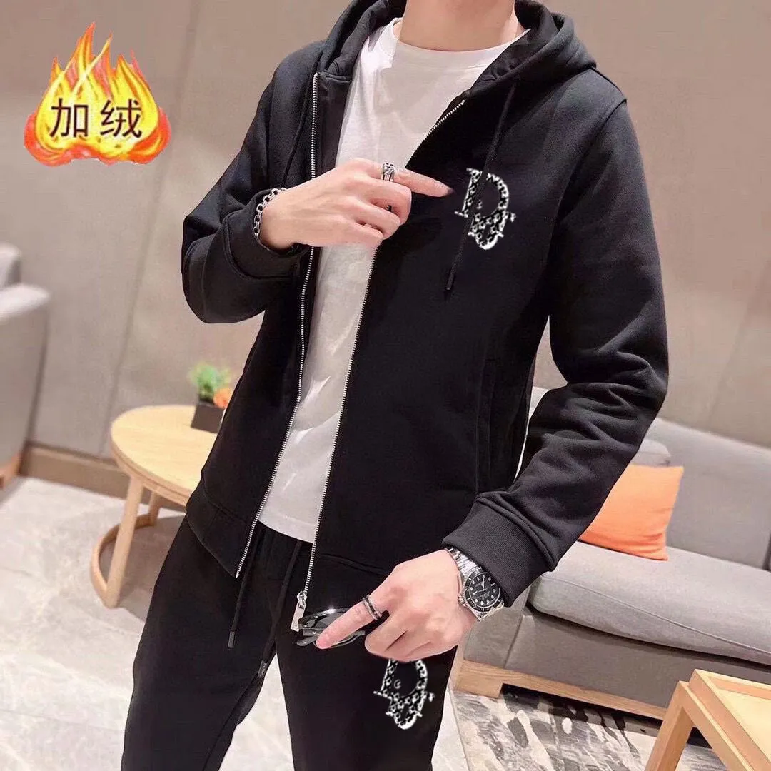🅿️460 brand [DIOR Dior] (velvet and thickened) 2025 spring new product, celebrities’ favorite fashion-flavored casual suit, clean and neat tailoring, full of urban style. Made of high-quality custom-made fabrics, the interior has excellent thermal insulation effect, feels soft and dry, and the upper body effect is crisp and stylish. The three-dimensional cutting process and the pattern are all of high standards, and the silhouette version has the right benefits! It is not tight at all, and you feel good when you put it on. So many top-quality raw materials create high-end products with unparalleled value. It is the first choice for high-end fashion people. (Size: M-4XL can wear up to 200 pounds)