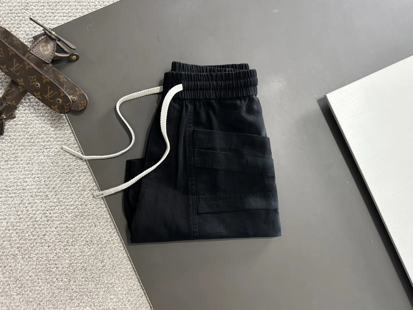 🅿️330 Next day shipping High-end goods Dior 2025 spring and summer new elastic band casual shorts, custom-made fabrics at the counter. High breathability and comfort, impeccable details, brand element design concept, reflecting high quality. It feels delicate and soft! It presents a casual cut and the upper body shape is great! Size: M-4XL
