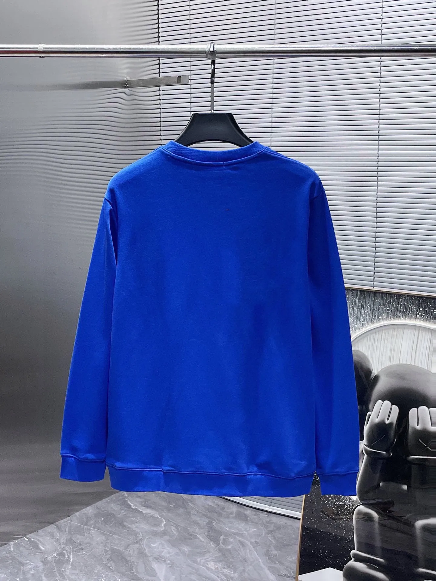 🅿️220 brand [DIOr Dior] (good news for fat people) 2025ss autumn latest long-sleeved round-neck sweatshirt, on sale simultaneously on the official website. Refreshing and breathable. Made of top Tencel Roman. Comfortable and soft. 3D three-dimensional clarity. Super fashion sense. Great for gifting and keeping for yourself. Size: M-5XL (can wear up to 220 pounds)