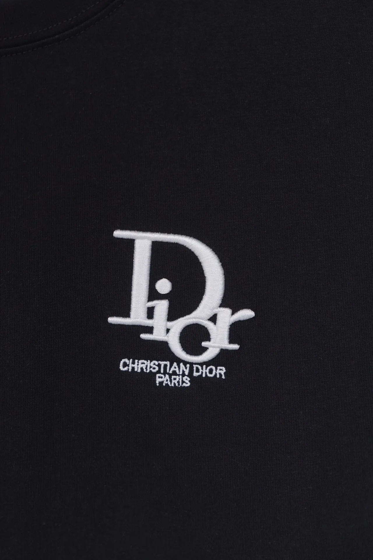 🅿️144 X027 Dior* 25ss new T-sleeve! The Dior letter logo embroidery pattern on the front and back is made of 260g double yarn pure cotton fabric. The fabric is soft, fashionable and versatile, and the same style for men and women. Color: black, white, size: S～XXL