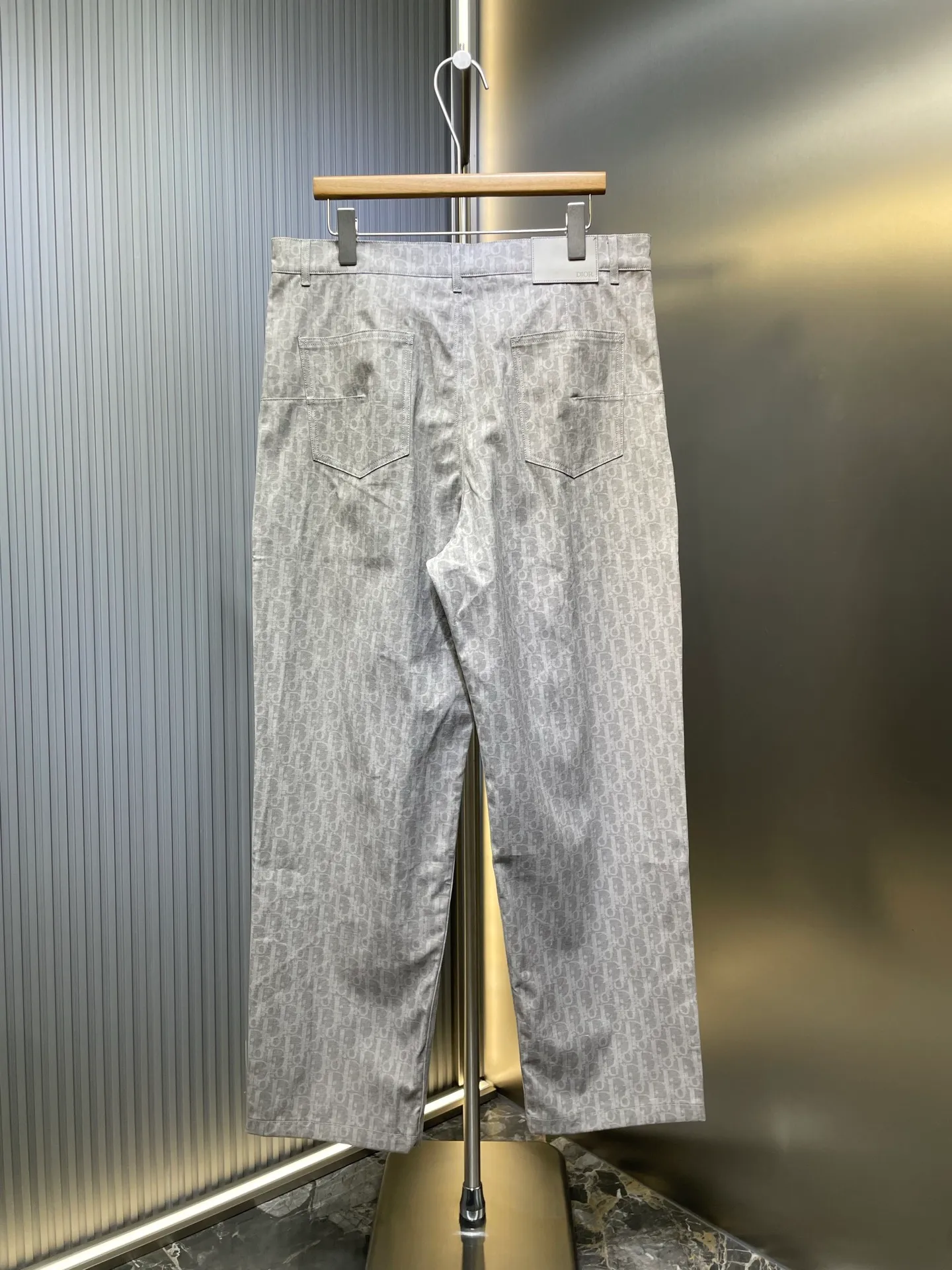 🅿️480 Dior🌟【Top original order】Dior 2025 early spring new style, old flower all over printed casual pants, new color matching upper body, good-looking, comfortable and breathable fabric upper body, original hardware letter customization, same style for men and women, details specifications: old flower all over printing, size: S M L XL