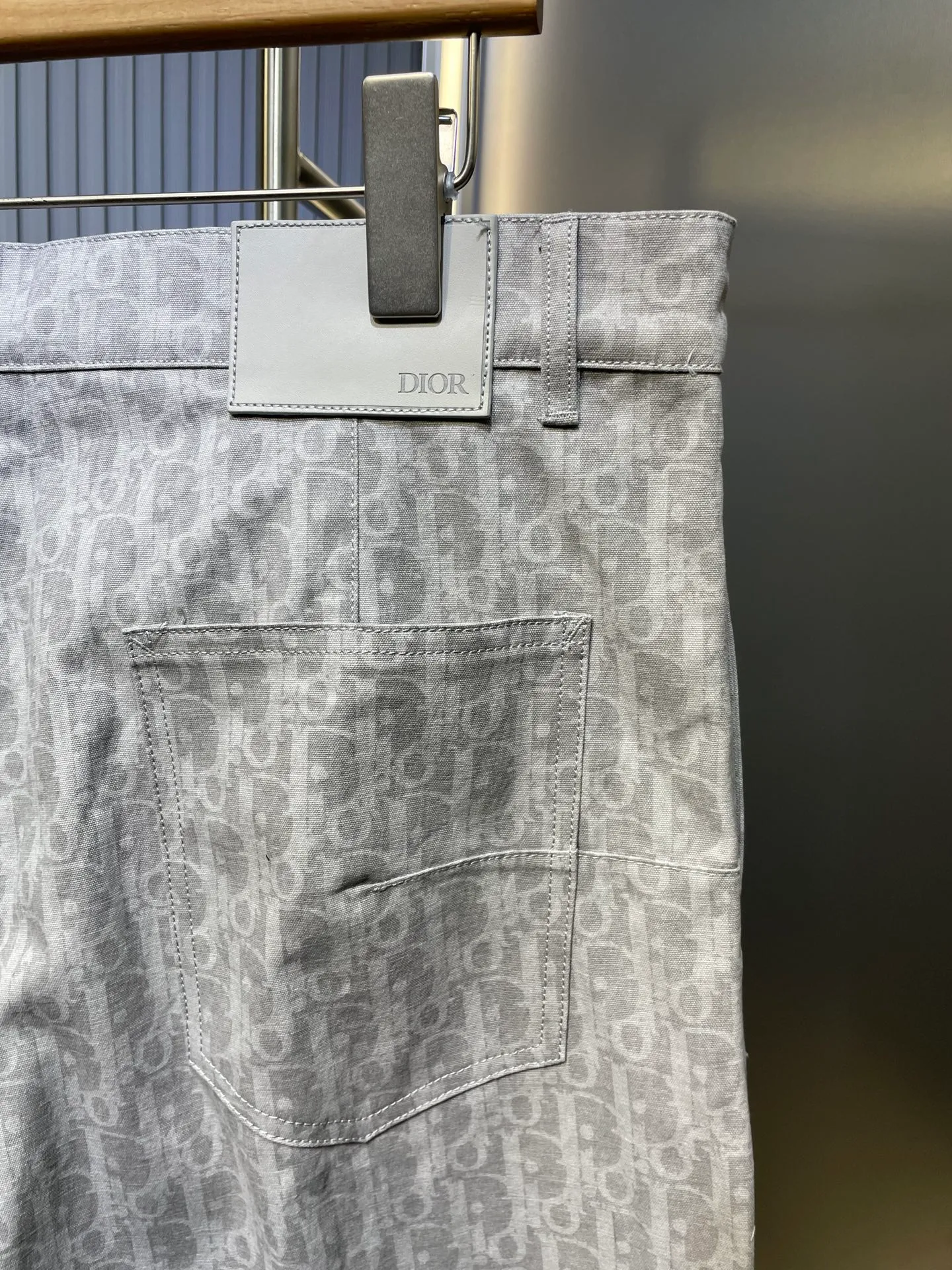 🅿️480 Dior🌟【Top original order】Dior 2025 early spring new style, old flower all over printed casual pants, new color matching upper body, good-looking, comfortable and breathable fabric upper body, original hardware letter customization, same style for men and women, details specifications: old flower all over printing, size: S M L XL