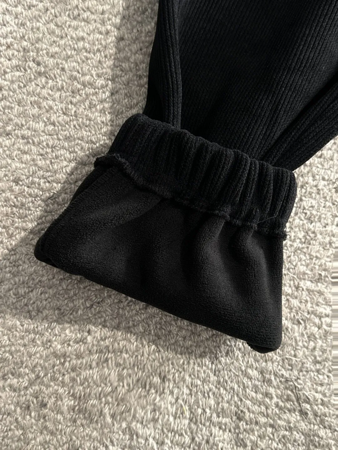 🅿️380 Next day shipping Dior 2025 new elastic band casual pants for early spring, plus velvet and thickening to keep warm. The custom-made fabrics at the counter are highly breathable and comfortable, with impeccable details and brand element design concepts, reflecting high quality. It feels delicate and soft! It presents a casual cut and the upper body shape is great! Size: M-4XL