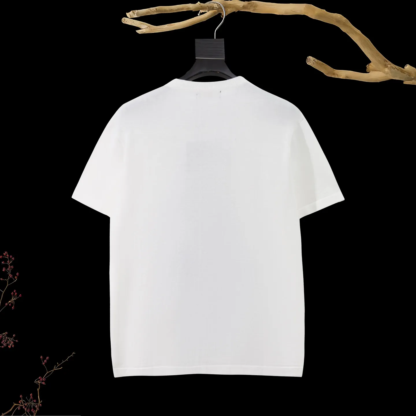 🅿️210 DIOR Dior classic new LOGO logo strip contrast jacquard knitted woolen short-sleeved T-shirt. This short-sleeved sweater is made of densely woven cotton. Classic version. Jacquard knitting technology is used to complete the front panel DIOR strip contrast design pattern jacquard design process. The fabric is comfortable and feels excellent. Same style for men and women. Fabric: 100% cotton Color: Black White Size: XS S M L