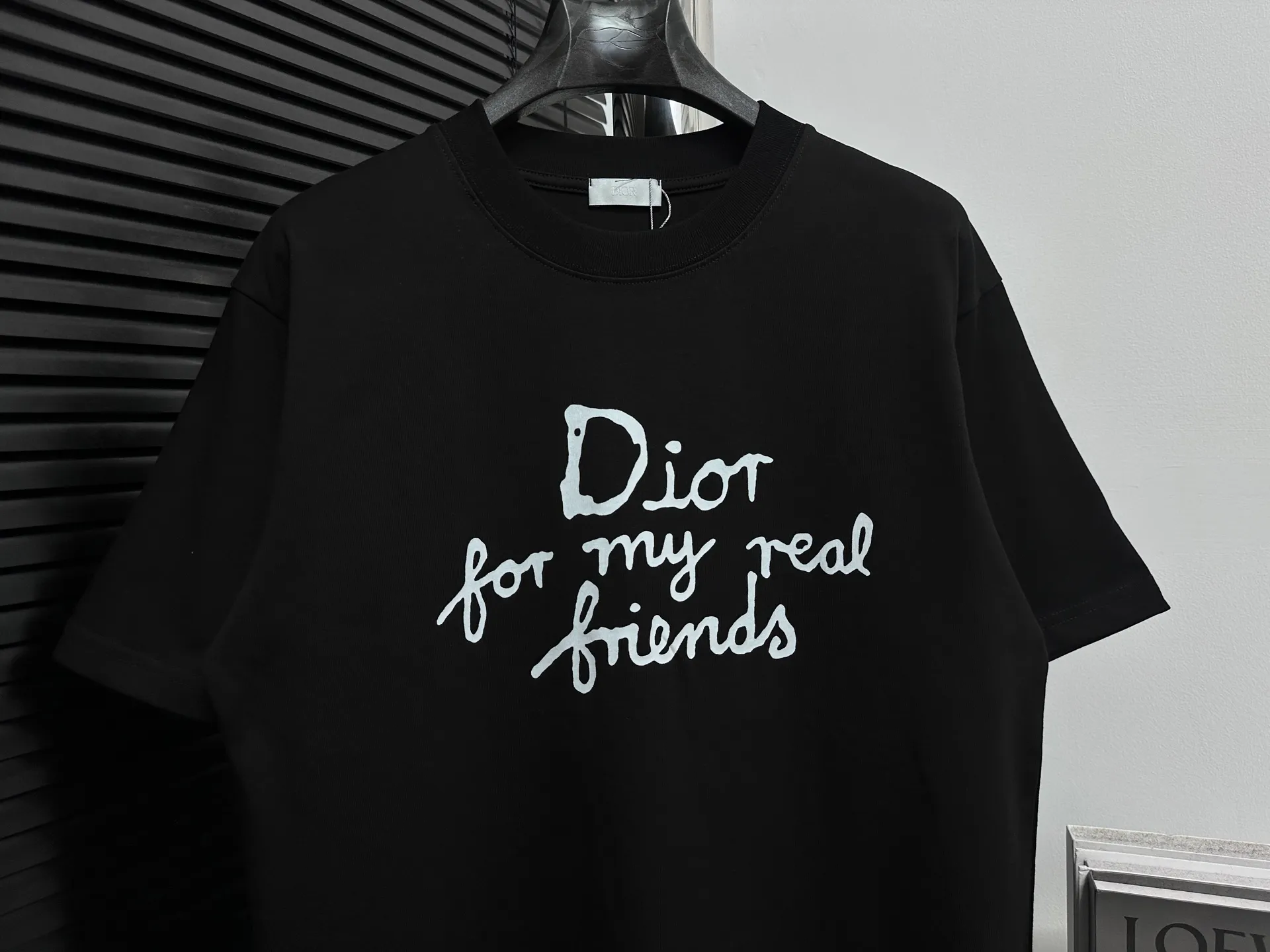🅿️170 [Dior] Dior 25ss new letter short sleeves. Customized 280g same vat dyed fabric. Very comfortable to the touch. The latest brick cabinet in spring and summer is fashionable and versatile. It is very suitable for men and women. A must-have hangtag. Collar label. Washed wheat three labels are complete. Color: black white. Size: S-XL.