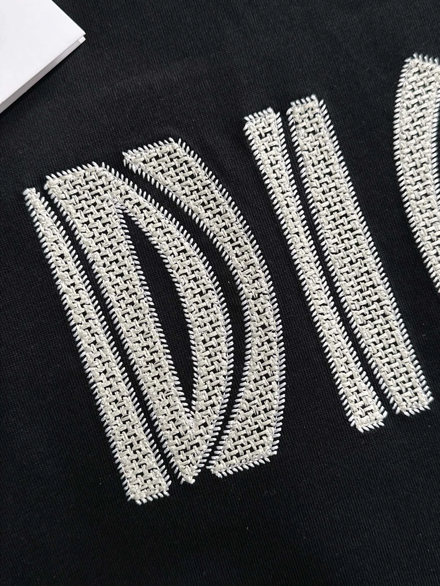 🅿️170 (arrives the next day) Dior 2025 new style woven embroidered letter logo, same style for men and women, short-sleeved T-shirt ·Customized 260g 100% double yarn pure cotton fabric ·Dyeing 32 counts double-strand thread ·Collar label, hangtag, main mark and three labels complete Color: black Size: XS S M L