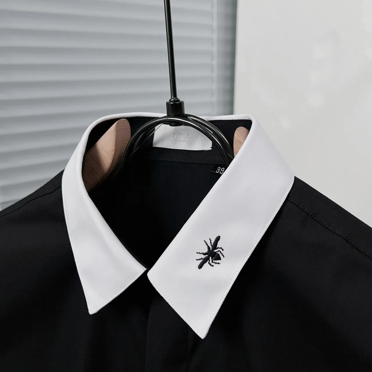 🅿️366 DIO*/Dior collar color-blocked bee embroidered shirt Size: M-3XL Color: Black White