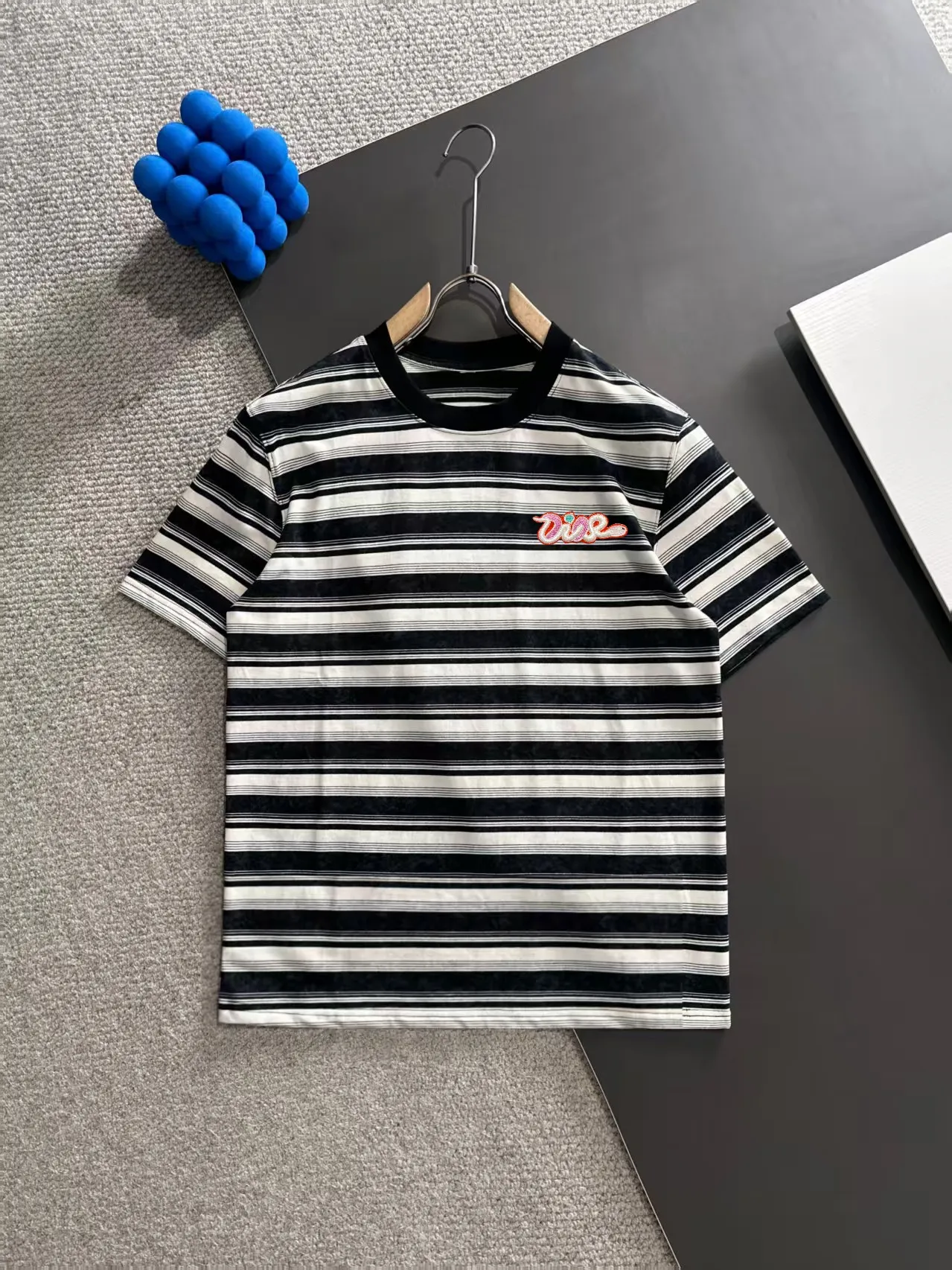 🅿️270 shipped next day DIOR Dior 2025 spring and summer new high quality launch of double yarn pure cotton striped fabric short-sleeved personalized exclusive style will not deform or shrink after being soaked in water SIZE: M-3XL