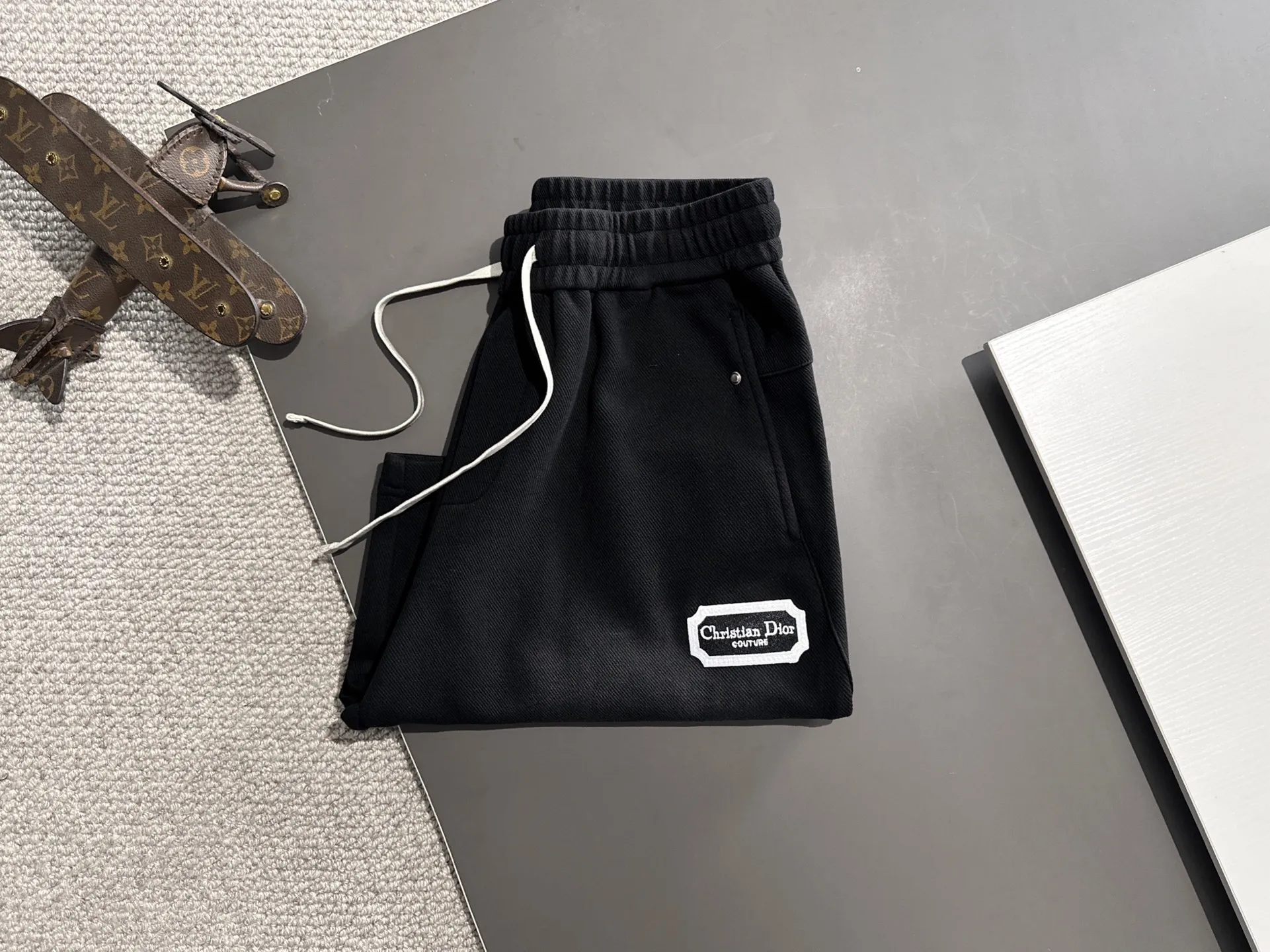 🅿️320 Next day shipping High-end goods Dior 2025 spring and summer new elastic band casual shorts, custom-made fabrics at the counter. High breathability and comfort, impeccable details, brand element design concept, reflecting high quality. It feels delicate and soft! It presents a casual cut and the upper body shape is great! Size: M-4XL