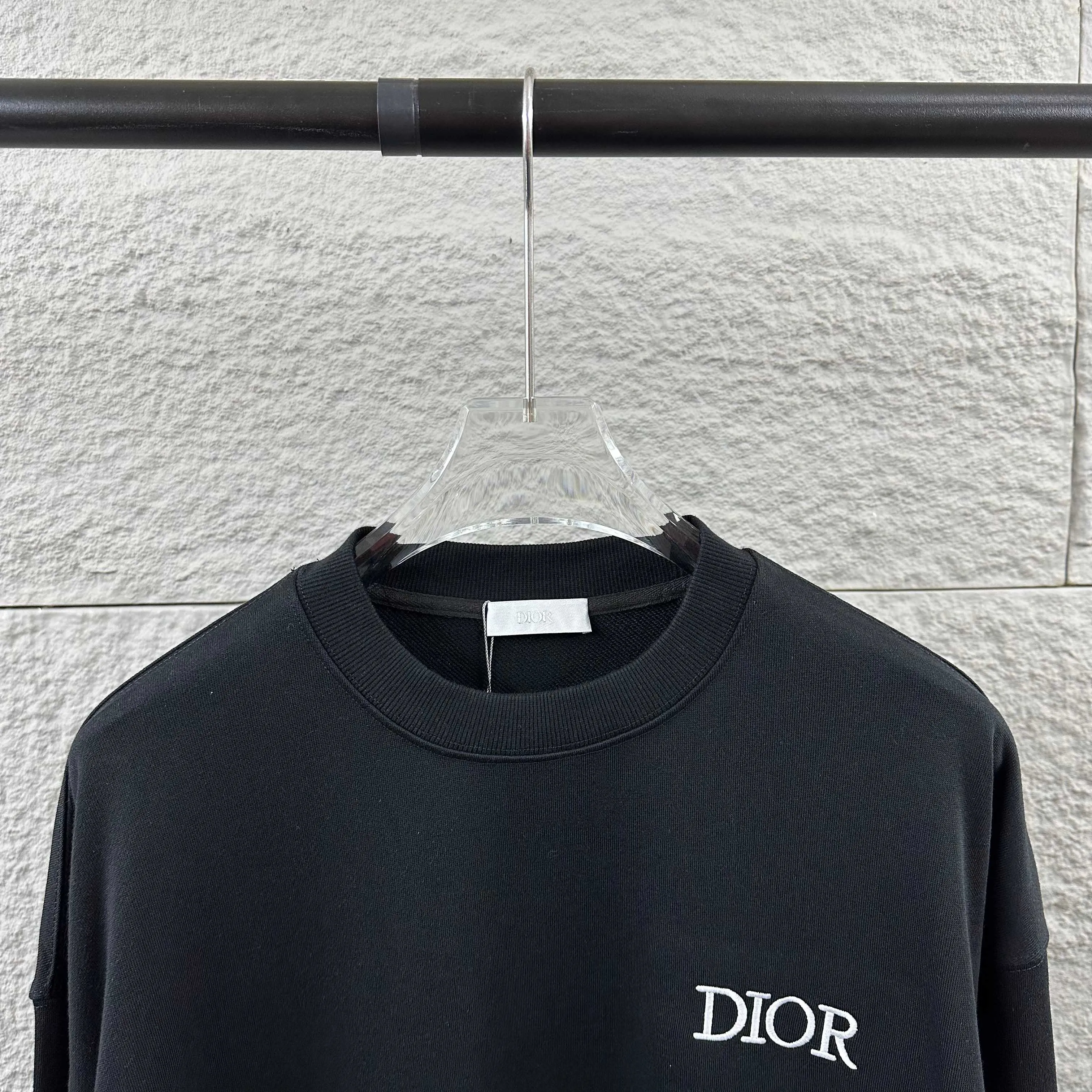 🅿️250 Dio* Christian Dior 2025 early autumn and winter new style Classic black and white letters simple embroidery, simple and elegant Customized terry fabric Long-sleeved round neck sweatshirt Same style for men and women Color: black white Size: S (90-130 pounds) M (120-150 pounds) L (140-165 pounds) XL (160-180 pounds) XXL (180-210 pounds)