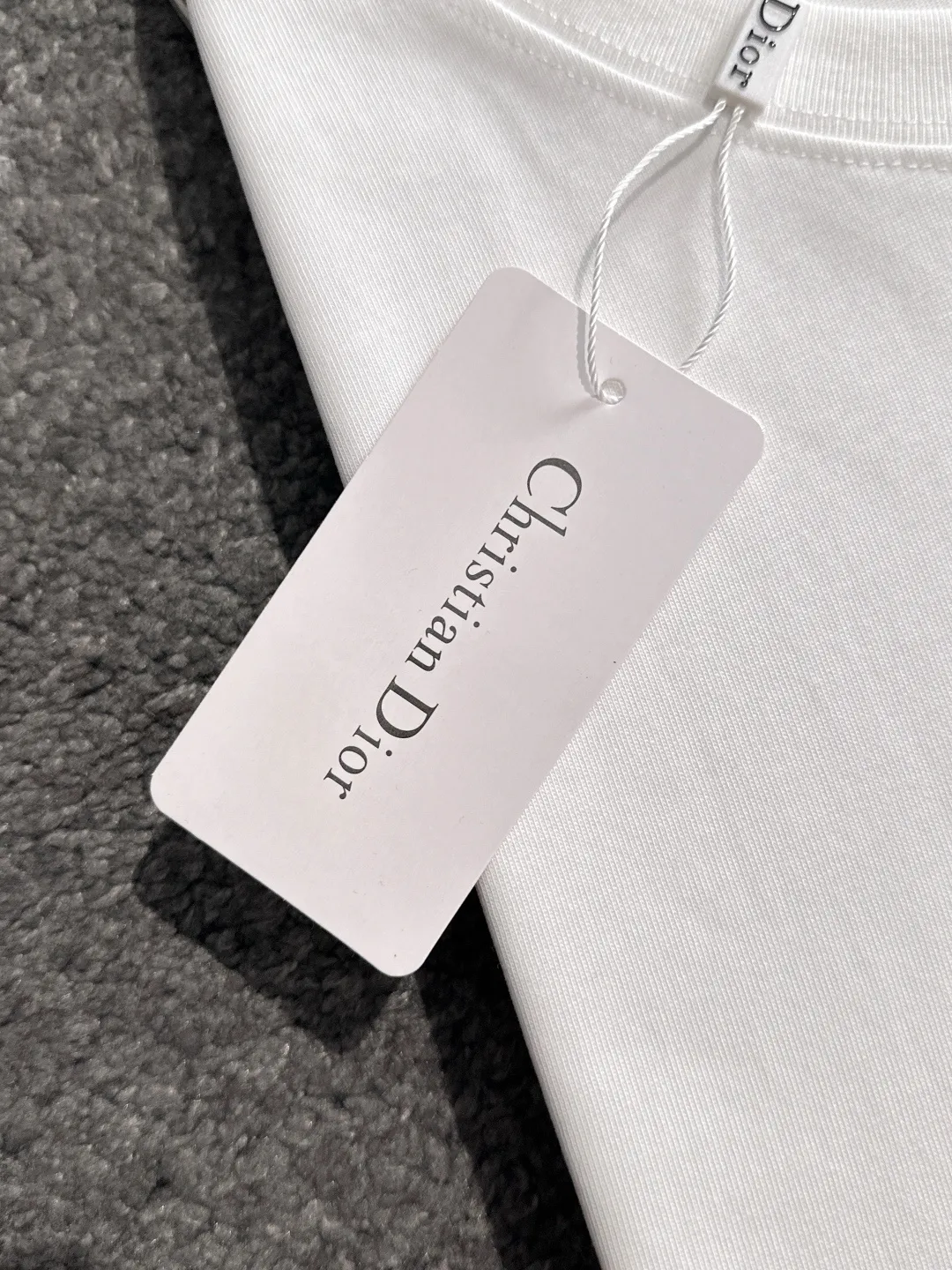 🅿️180 Dior 2025SS latest round neck fashionable short-sleeved T-shirt in spring and summer, synchronized with the official website, pure cotton fabric at the counter! Comfortable against the skin, durable and easy to wear, classic and simple logo design, meticulous original craftsmanship, a must-have item for handsome men, size S-XXL