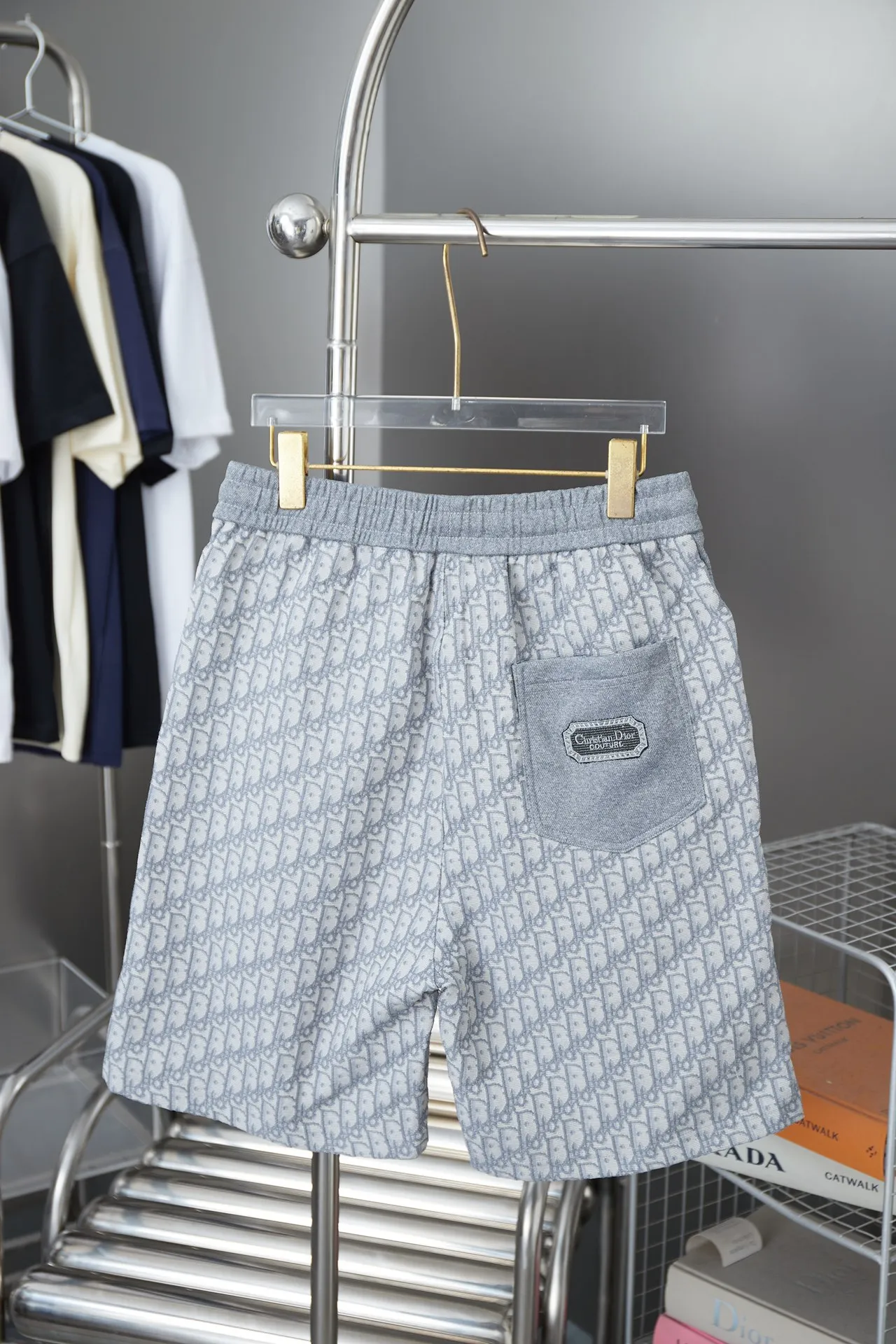 🅿️210 DOR Dijia 2025ss new classic old flower jacquard shorts, light luxury, a must-have item for daily commuting for men and women, correct version, welcome to compare, detailed features · Made of 98% cotton 2% stretch jacquard fabric · Laser positioning cutting . Side webbing splicing design · Pants elastic waist design · Double-needle stitching across seams · Original main mark, washed tag, moisture-proof paper packaging Color: Gray Size: S M L XL