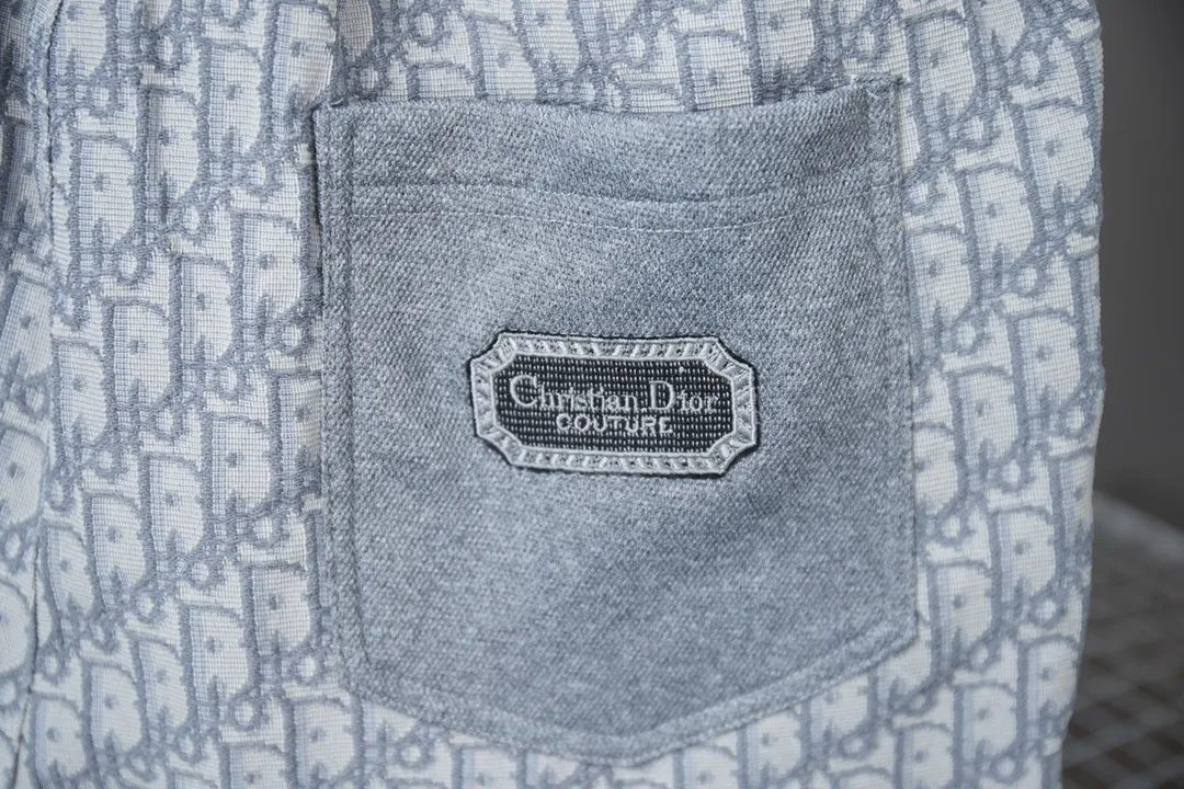 🅿️210 DOR Dijia 2025ss new classic old flower jacquard shorts, light luxury, a must-have item for daily commuting for men and women, correct version, welcome to compare, detailed features · Made of 98% cotton 2% stretch jacquard fabric · Laser positioning cutting . Side webbing splicing design · Pants elastic waist design · Double-needle stitching across seams · Original main mark, washed tag, moisture-proof paper packaging Color: Gray Size: S M L XL