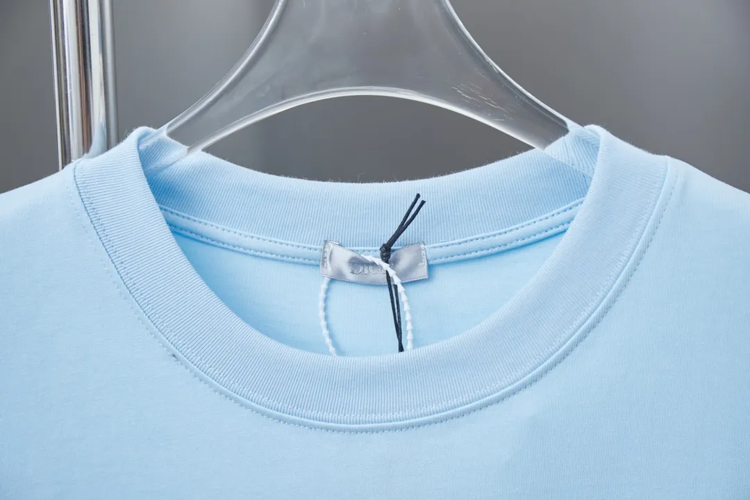 🅿️190 Christian D*or CD 25SS early spring new style embroidered kitten short sleeves light luxury essential item for daily commuting for men and women correct version welcome to compare detailed features · 320g 100% pure cotton double yarn jersey fabric · Custom dyed in the same vat with special thickened 32 pieces double-strand 1X1 thread · Imported Tajima machine embroidery, using artificial silk thread flat embroidery technology, embroidered cat flower pattern · Double-needle sewing and cross-seam technology · Original main mark, washed tag, brand moisture-proof paper packaging Color: white/black/blue Size: S/M/L/XL