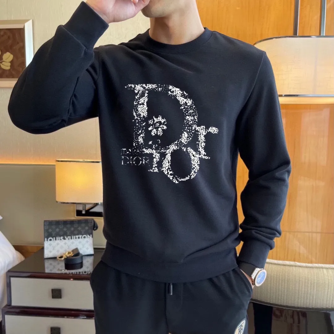 🅿️220 brand [DIOR Dior] (good news for fat people) 2025ss autumn latest long-sleeved round-neck sweatshirt, on sale simultaneously on the official website. Refreshing and breathable. Made of top Tencel Roman. Comfortable and soft. 3D three-dimensional clarity. Super fashion sense. Great for gifting and keeping for yourself. Size: M-5XL (can wear up to 220 pounds)
