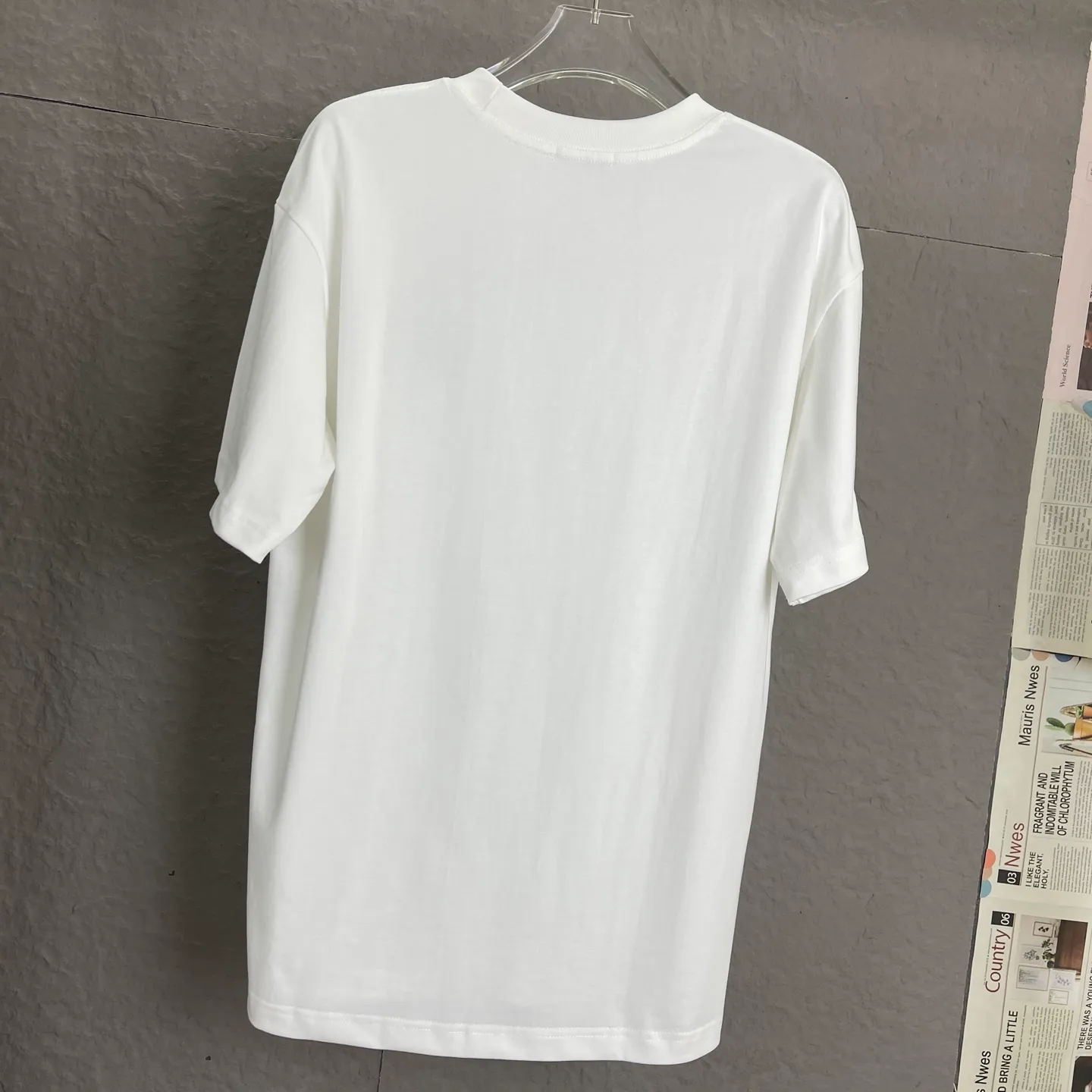 🅿️180 /A56 DIOR Dior fabric upgrade 300 high weight 2025ss embroidered ribbed letter round neck short sleeves Unisex T-shirt loose version, this T-shirt shows di0r from the di0r joint series for my real friends Logo, classic silhouette with ribbed crew neck, embroidery on the chest, burnt flower effect on the collar, sleeves and hem to enhance style, casual cut, can be paired with bottoms of the same season to create a fashionable look. Color: Black White Size: S-XL