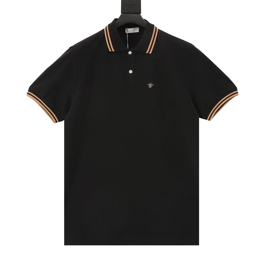 🅿️270 CD Little Bee embroidered LOGO short-sleeved POLO shirt is made of cotton pique mesh fabric, custom-made material 260g long-staple cotton, the collar is made of a dual-system jacquard custom-made flat machine, elastic and non-deformable, the clothes are all bound with native cloth, double-layered front chest, no topstitching, no loose edges, cuffs, front chest bottom, shoulder seams, and three standards for customized accessories! Fashionable and versatile, if you want to wear a fashionable street style, many bloggers on Xiaohongshu recommend this Polo shirt at the right time. The details are more careful to strengthen the collar shape, and it will not deform after being worn and washed for a long time. It is absolutely high-quality and perfect!  size：S-L