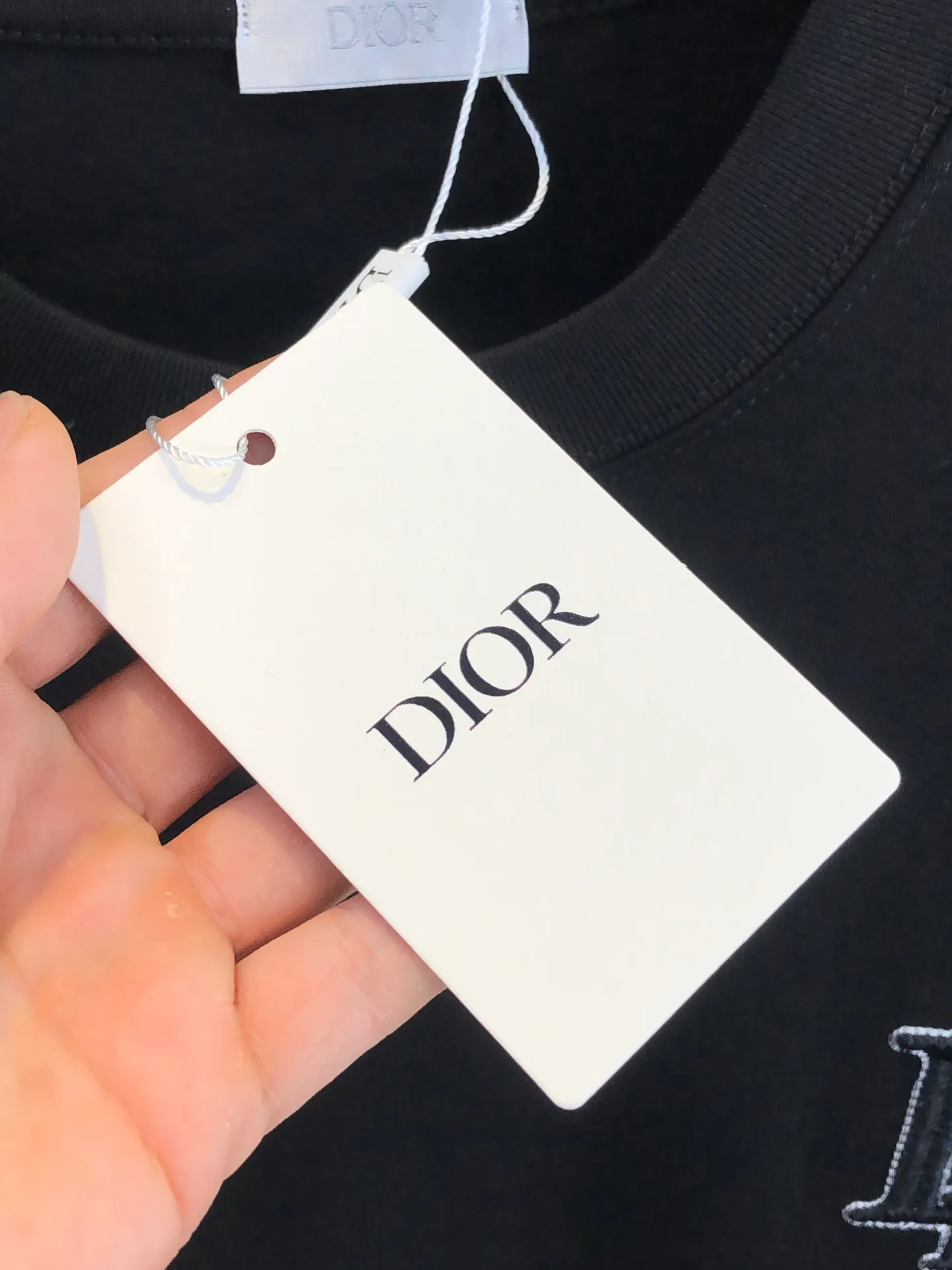 🅿️200 Dior 2025 Spring and Summer New Style Round Neck Short Sleeves Hollow Embroidery of Arch Bridge ➕Single Needle Embroidery Full of Details Made of High Weight 320g Double Yarn Combed Cotton Fabric Slightly Loose Fit Fabric Feels Soft and Thick Same Style for Men and Women Color: Black White Code Number: SMLXLXXL