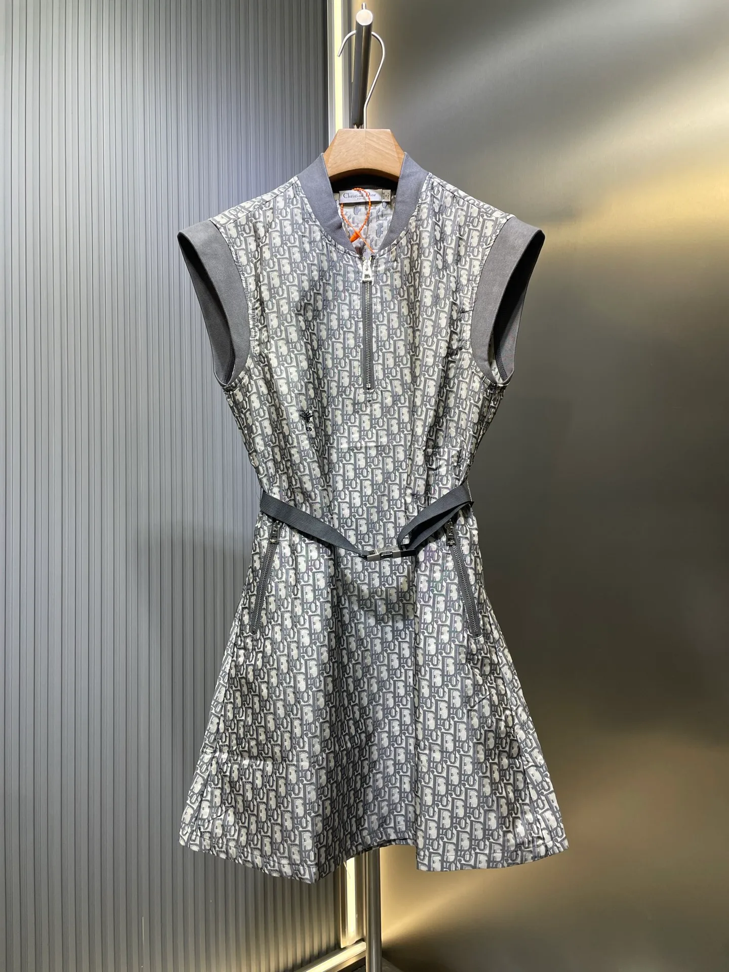 🅿️440 Dior 🌟【Top Replica】Home Presbyopia series dress with belt Customized yarn-dyed jacquard LOGO fabric Classic stand-up collar waist A-line skirt style that does not flatter the upper body and looks slim Thread stitching is casual and fashionable for age-reducing girls Size: SML