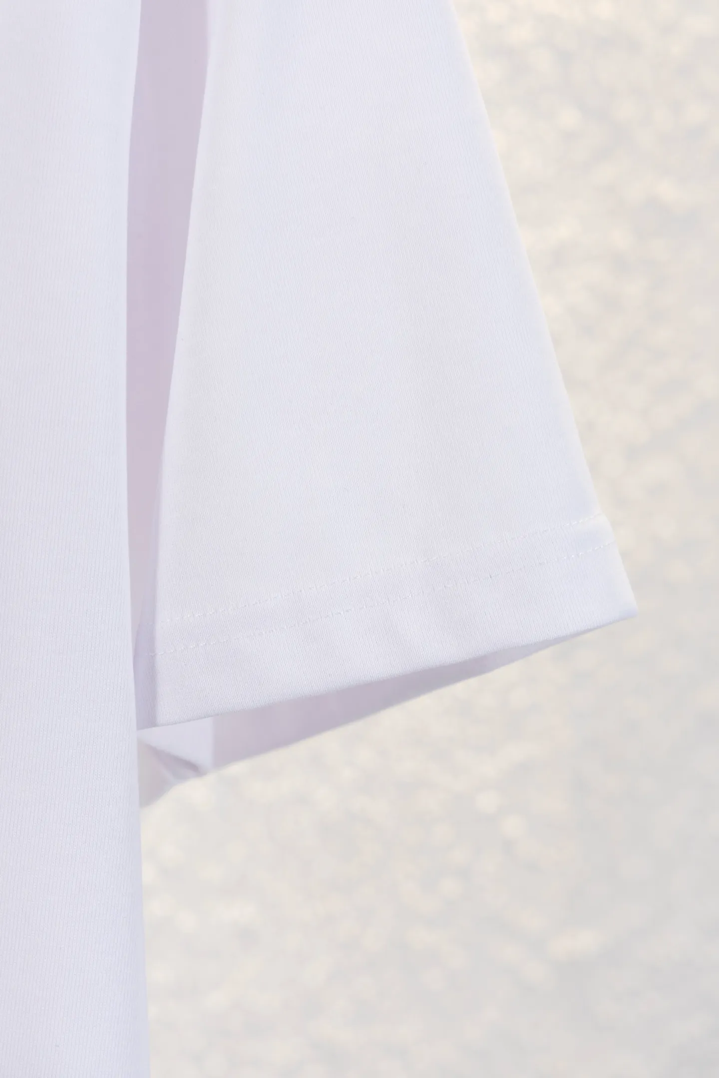🅿️160 style number k8063 white background embroidery DIOR Dior Year of the Snake Apple‼ ️Short-sleeved T-shirt® is the same as the official website *Customized 280g cotton fabric, soft, skin-friendly and comfortable *Embroidered Year of the Snake letter logo on the front *A very simple and elegant one that is unparalleled in terms of upper body comfort, interpreting your luxury and taste, and creating your fashionable style and charm. ⚠️Washing method: It is recommended to dry clean or wrap the reverse side in a laundry bag and machine wash it quickly in cold water and let it dry naturally! ⚠️Same style for men and women 𝐂𝐎𝐋𝐎𝐔𝐑: white black 𝐒𝐈𝐙𝐄 XS S M L