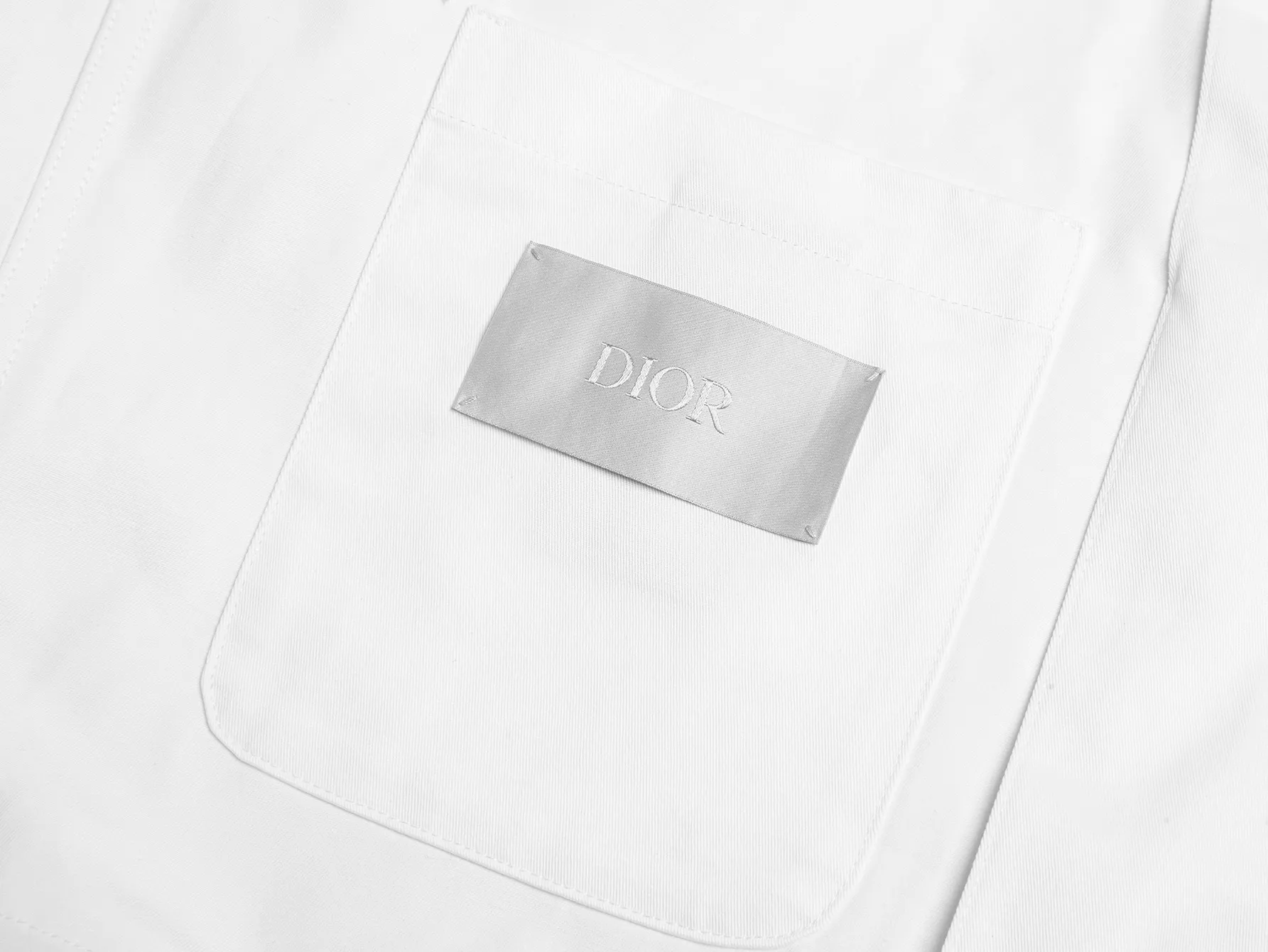 🅿️660 (only high-quality products🔥ZP version, no pressure to get in and out of the cabinet) -Dior official website models are released at the same time. Bomber jackets made of finely embroidered letters and woven fabrics are the same for men and women. -YB molded fabric details are the same. A full set of accessories are customized to distinguish the market currency. Welcome to compare -Color white -Code number 46 48 50 52