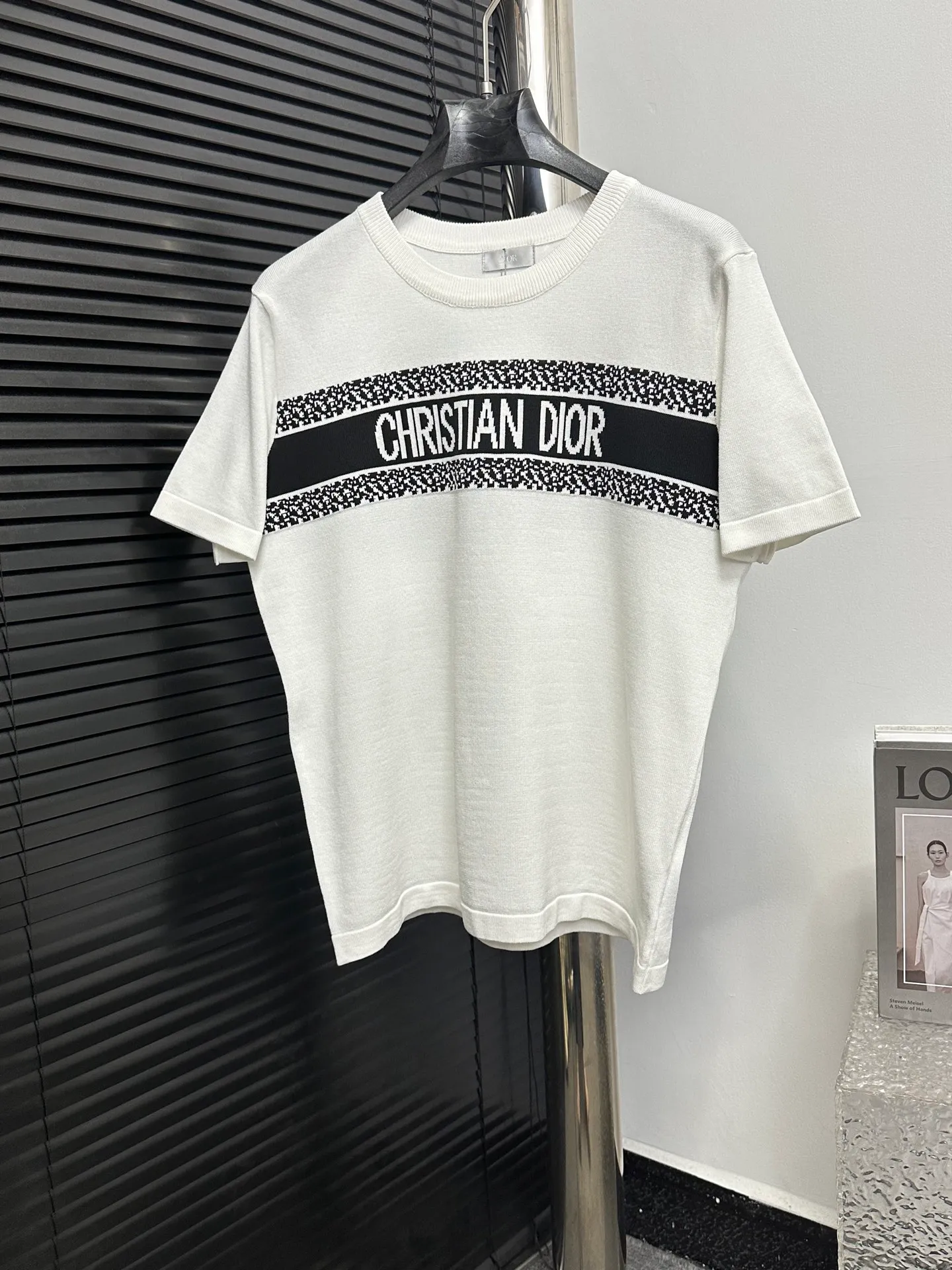 🅿️170 [DIOR] Dior jacquard knitted short-sleeved stretch slimming slim T-shirt half-sleeved for men and women. Dior classic series knitted short-sleeved, exquisite craftsmanship, silky and super breathable fabric, high-end and soft hand feel, spun yarn knitted elastic fabric, light and breathable without the slightest sense of restraint, high-quality knitting, complete with three standards Color: White Black Size: S M L XL