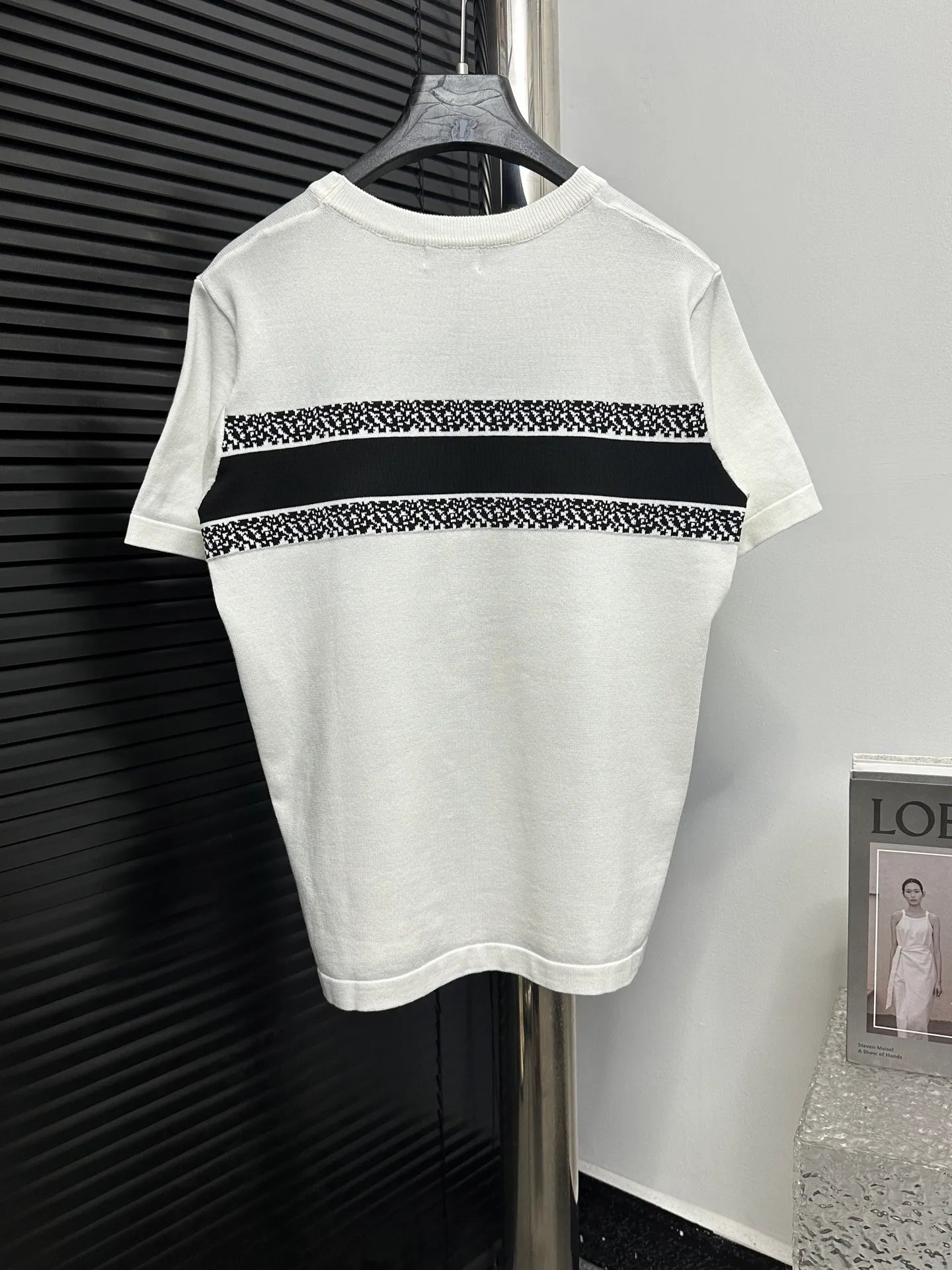🅿️170 [DIOR] Dior jacquard knitted short-sleeved stretch slimming slim T-shirt half-sleeved for men and women. Dior classic series knitted short-sleeved, exquisite craftsmanship, silky and super breathable fabric, high-end and soft hand feel, spun yarn knitted elastic fabric, light and breathable without the slightest sense of restraint, high-quality knitting, complete with three standards Color: White Black Size: S M L XL