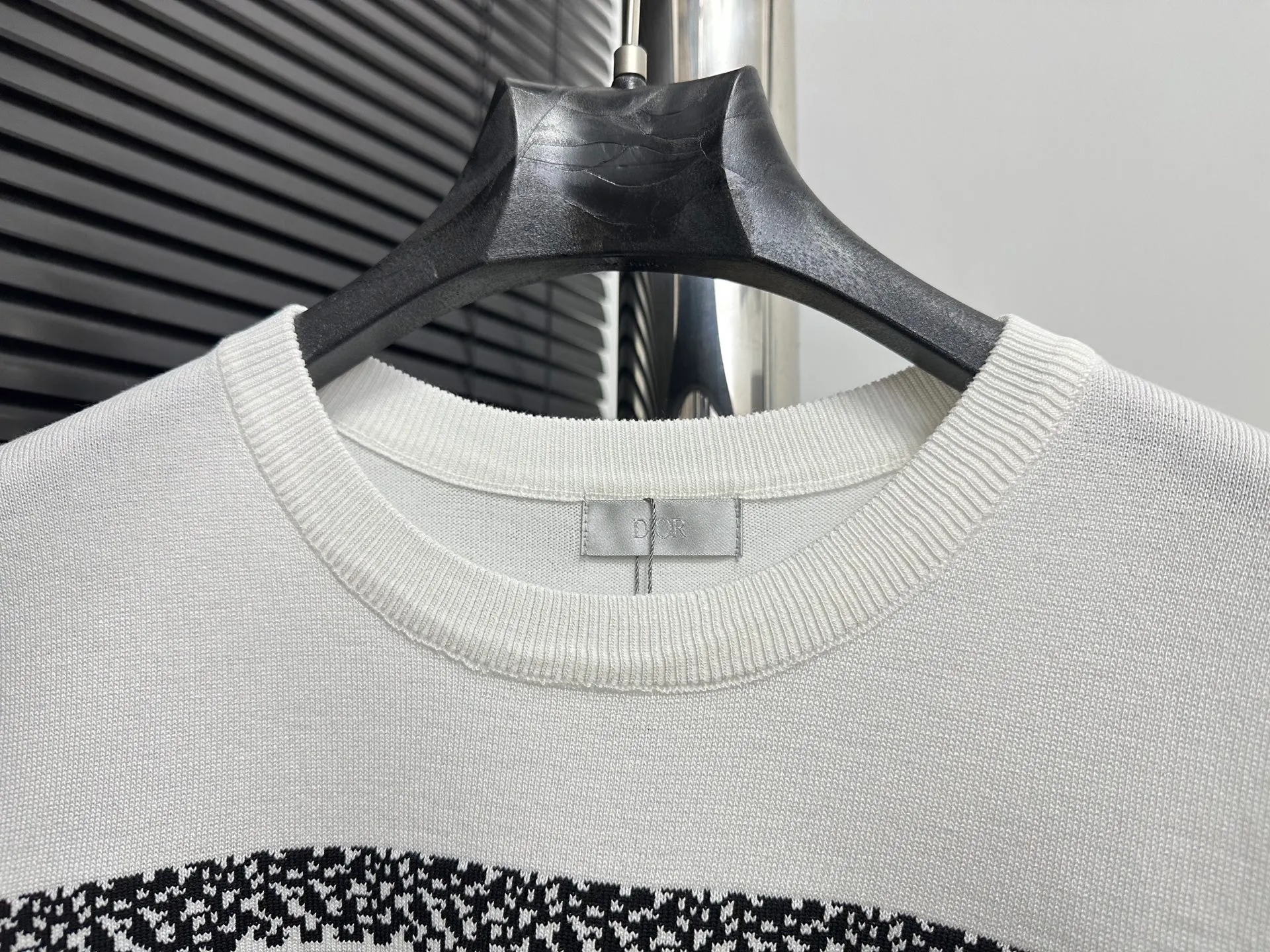 🅿️170 [DIOR] Dior jacquard knitted short-sleeved stretch slimming slim T-shirt half-sleeved for men and women. Dior classic series knitted short-sleeved, exquisite craftsmanship, silky and super breathable fabric, high-end and soft hand feel, spun yarn knitted elastic fabric, light and breathable without the slightest sense of restraint, high-quality knitting, complete with three standards Color: White Black Size: S M L XL
