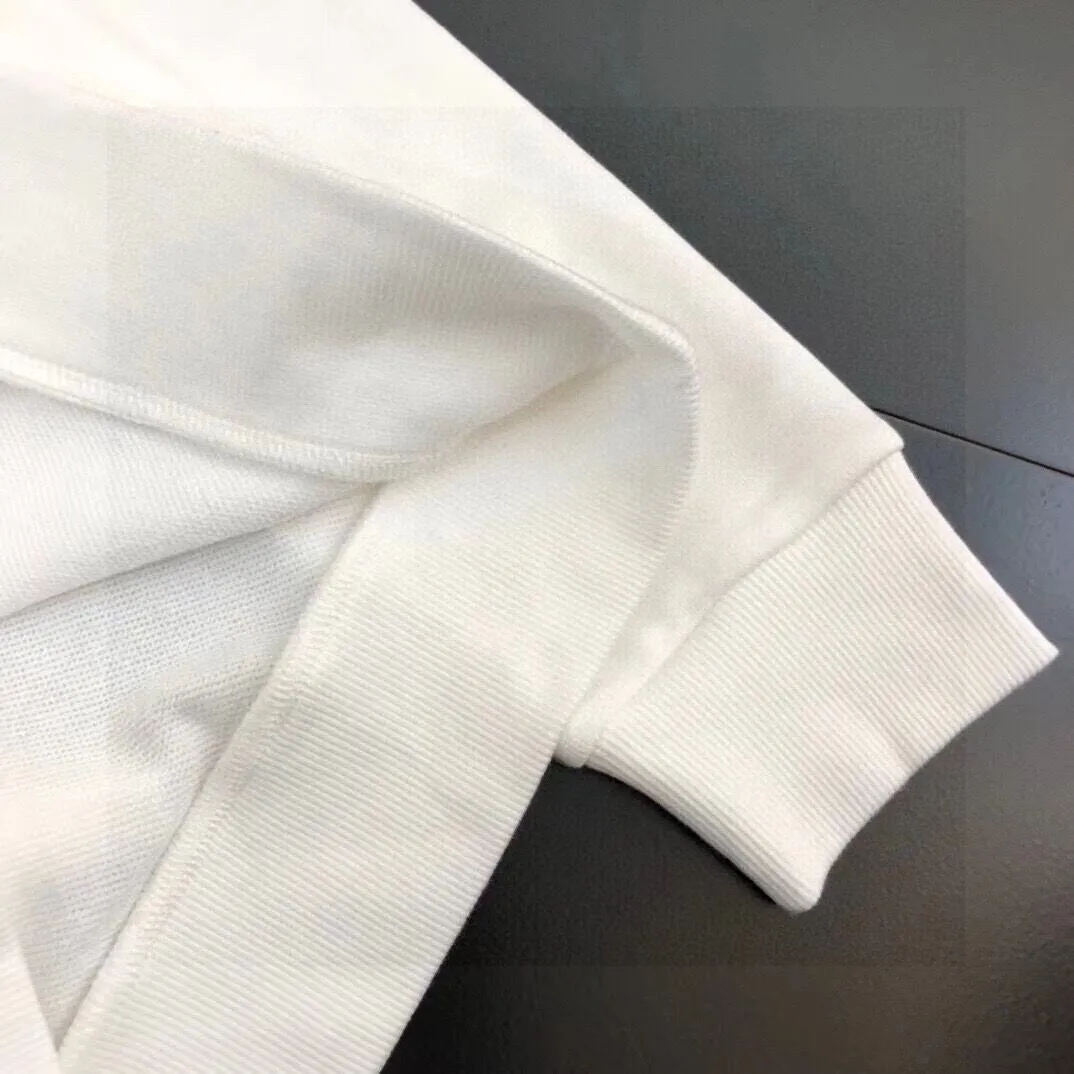 🅿️380 [Dior Dior] (Fat Man Gospel) hot-selling suit is coming. Focus on the original version of the official website. 2025 new hot-selling sweatshirt suit. The original order is the best. 🇭🇰The meticulous work of top designers is dedicated to a fitting and perfect upper body effect. All-natural high-quality Roman cotton 100%, close-fitting comfort, noble and elegant! Original hardware embodies elegance and nobility! Counter size: M-5XL (maximum wear up to 220 pounds)