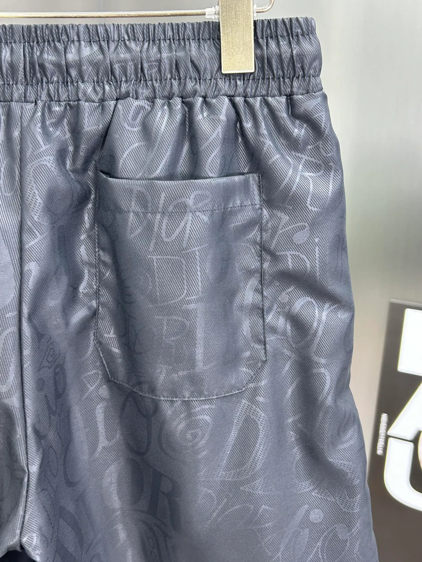 🅿️160 DIOR 2025 spring and summer new beach shorts, five-point shorts! Synchronized with the official website. Original 1-1 replica, fine workmanship, original hardware, selected high-quality polyester fiber fabric, delicate feel, a must-have item for summer, super handsome upper body effect, super real shooting, close contact with texture! Size: M-3XL