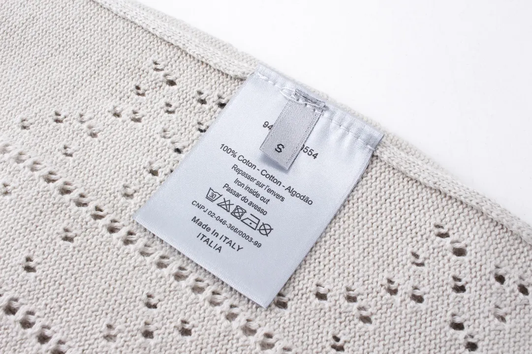 🅿️260 Dior CD2024SS diamond-shaped hollow knitted lapel POLO. European and American style early spring new small label cannage pattern hollow knitted short-sleeved polo cardigan casual fashion shirt The fabric is made of 150D/48F polyester special-shaped light long fiber yarn + 40 double-ply ring-spun pure cotton yarn. The Y version is purchased, disassembled and cut off the hem fabric, and sent to a professional inspection and testing agency to analyze the yarn count data. A 24-needle cylindrical jacquard loom imported from Italy is used to weave the gray fabric. The gray fabric is washed and shaped in the cylinder to produce the finished fabric. It uses an infrared cutting machine for typesetting, and the positioning flower letter logo is cut by hand, and it is matched with 26s cotton yarn-dyed ribbing. Blue/apricot, same style for men and women! Size: XS-L,