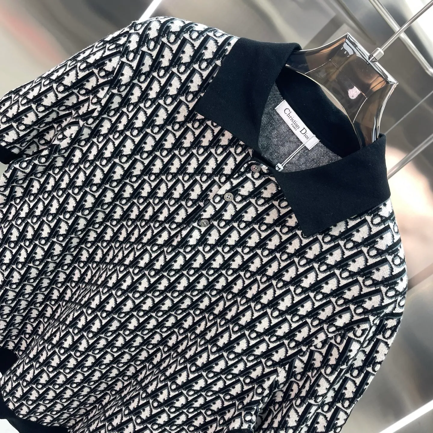 🅿️330 Dior knitted sweater with lapel short sleeves. Original development. Comfortable upper body. Imported equipment. Original high-density embroidered seal. Two-color splicing. Hand-sewn cuffs + hem. OEM for domestic first-line brands. Impeccable workmanship. Size: S M L XL XL