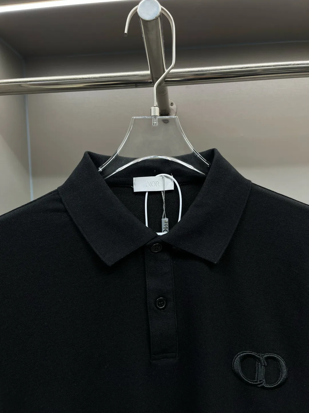 🅿️230 DIOR Dior CD embroidered new Polo shirt. Original fabric. Official same style. Made of 210g pure cotton pique fabric, customized in the same vat dyeing fabric. It feels very comfortable and smooth. The version is quite wide and stylish. Produced by a first-line brand factory. Imported Behringer embroidery machine. The embroidery is full and textured. The collar rib is woven with imported yarn. It will not deform after long-term wear. The latest style for spring and summer. Fashionable and individual. Super versatile and good-looking. It is very suitable for both men and women. It is a must-have item. Color: black, white, royal blue, gray. Size: S-XXL