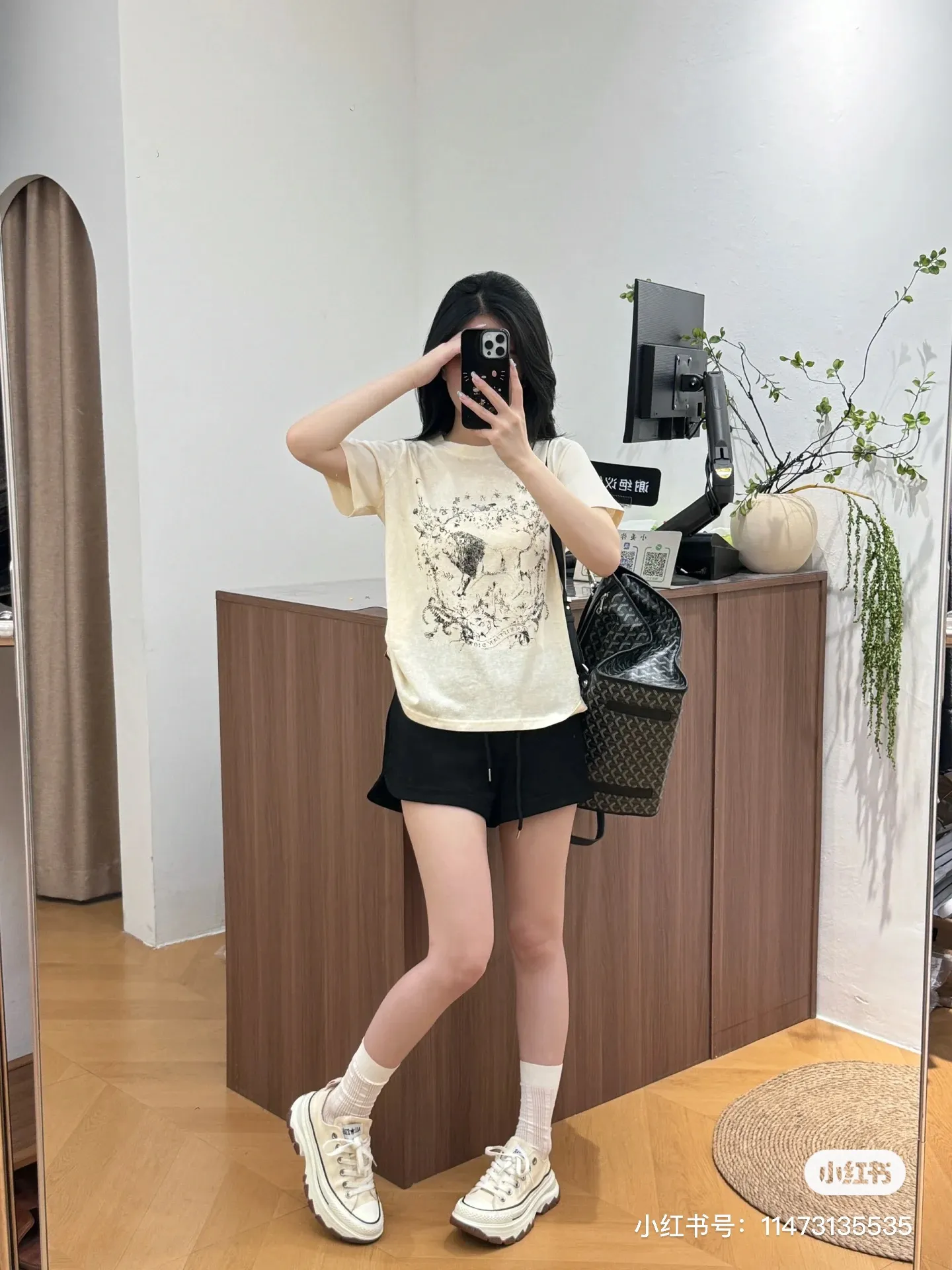 🅿️130 M219#Dior Dior•25ss new heavy industry hot-drilled embroidered short-sleeved T-shirt ✅✅✅Ready stock Focus on quality Feel free to compare Size: S M L Color: Apricot