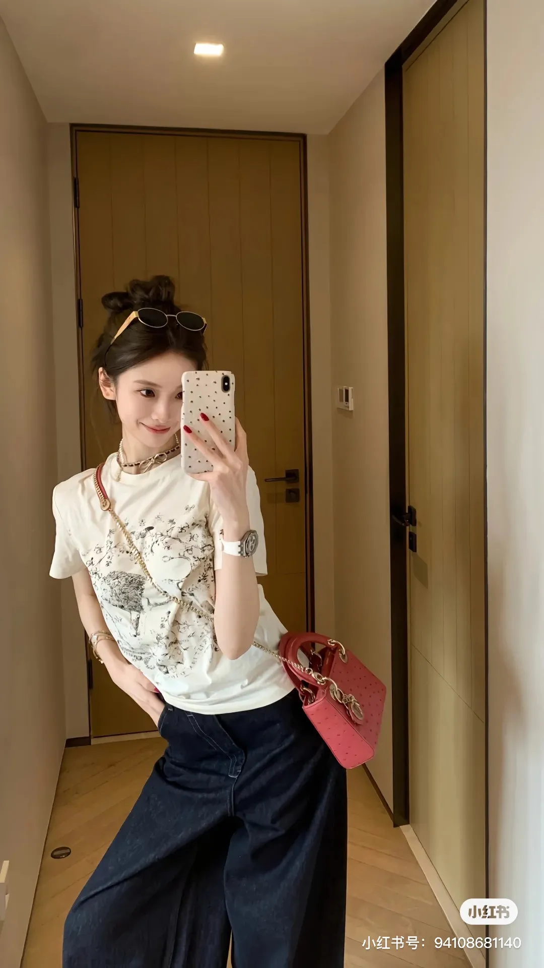 🅿️130 M219#Dior Dior•25ss new heavy industry hot-drilled embroidered short-sleeved T-shirt ✅✅✅Ready stock Focus on quality Feel free to compare Size: S M L Color: Apricot