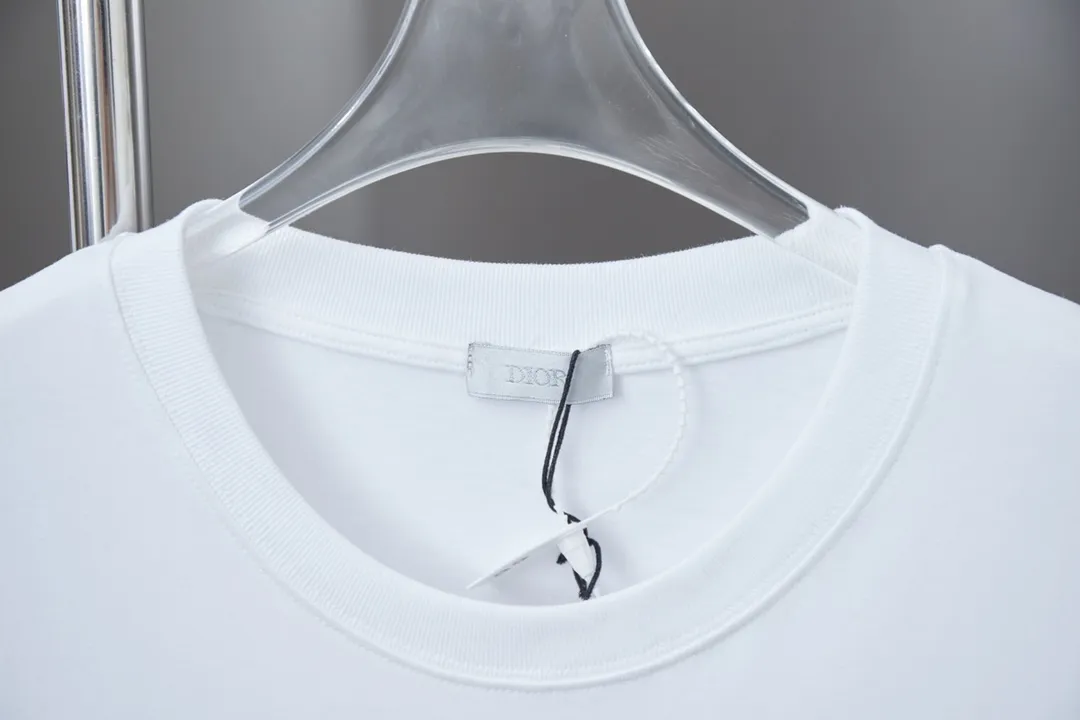 🅿️190 Christian D*or CD 25SS early spring new style embroidered kitten short sleeves light luxury essential item for daily commuting for men and women correct version welcome to compare detailed features · 320g 100% pure cotton double yarn jersey fabric · Custom dyed in the same vat with special thickened 32 pieces double-strand 1X1 thread · Imported Tajima machine embroidery, using artificial silk thread flat embroidery technology, embroidered cat flower pattern · Double-needle sewing and cross-seam technology · Original main mark, washed tag, brand moisture-proof paper packaging Color: white/black/blue Size: S/M/L/XL