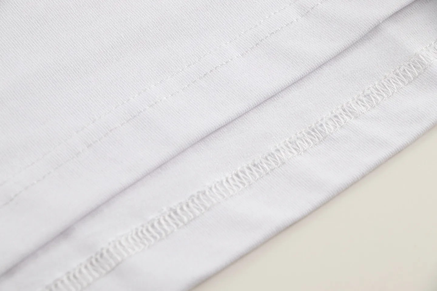 🅿️146 Dior*2025 latest short-sleeved material: high version 300g double yarn combed cotton Size: S M L XL Color: black white Style number: W2553