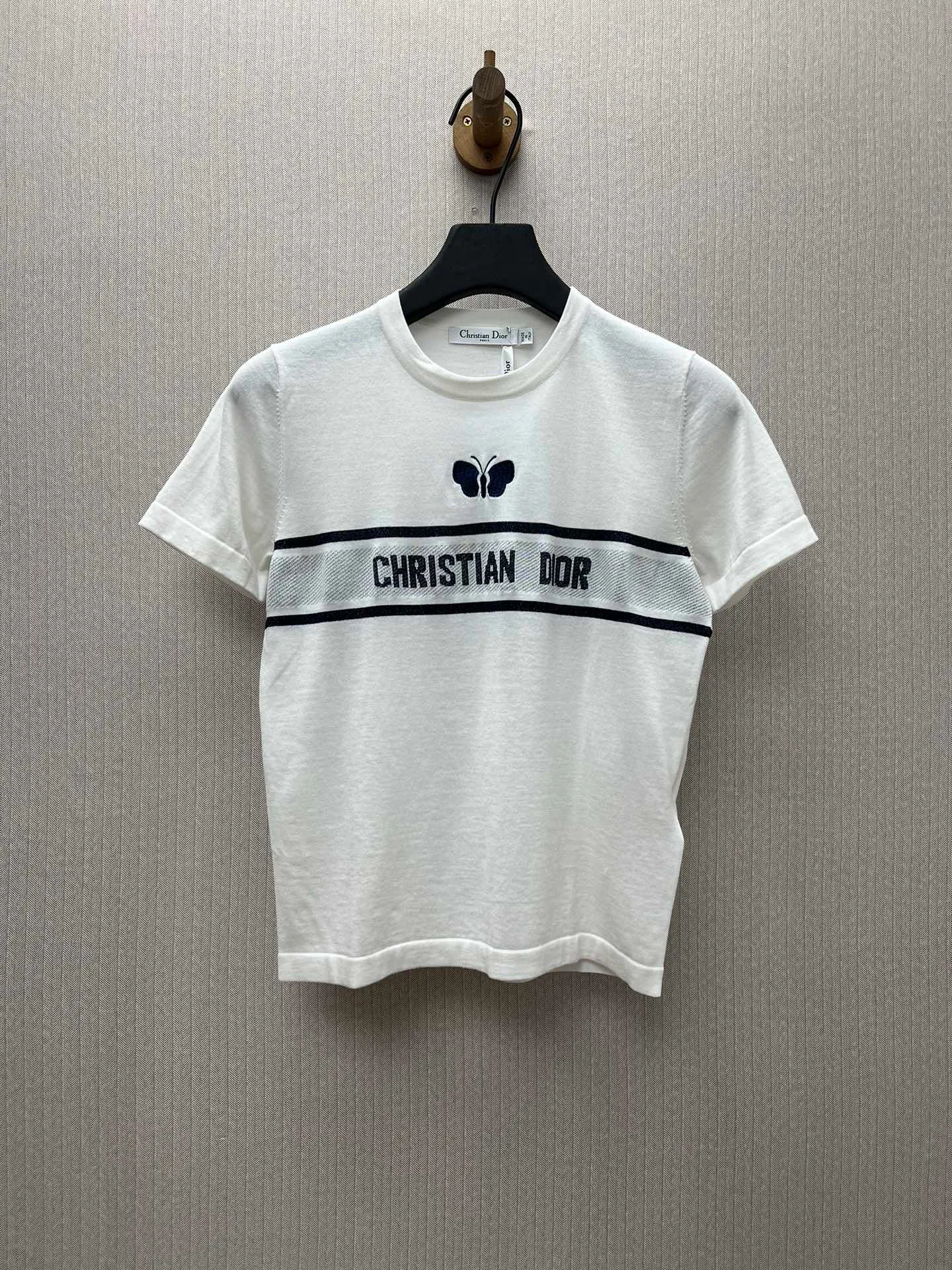 🅿️440 Dior 25ss new round neck butterfly knitted short sleeves with lettering and butterfly crochet pattern on the chest. High version. Code number: S.M.L.