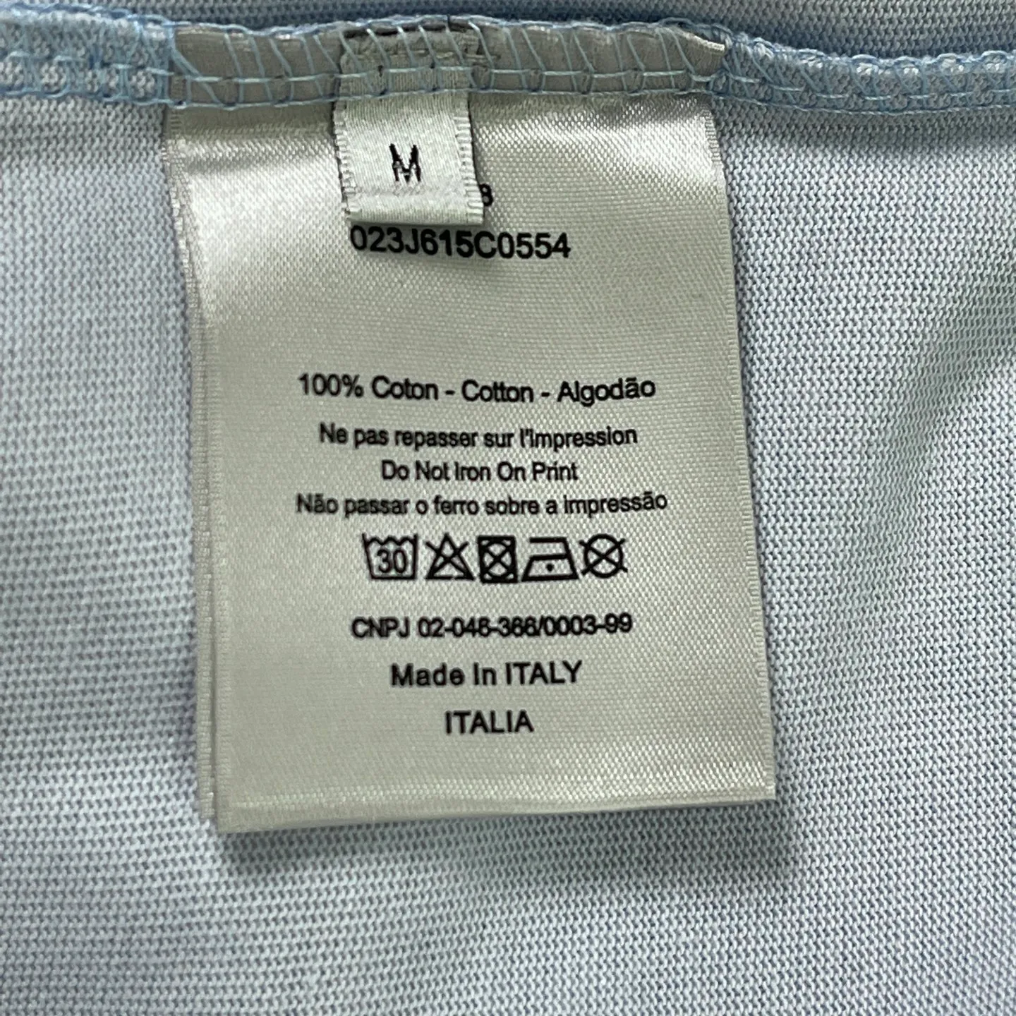 🅿️180 /A23 DIOR Dior Fabric upgrade 300 high gram weight High-end craftsmanship Exclusive new original order Same style for men and women Casual loose fit short sleeves High-end customization High version Fashionable and versatile imported fabrics Super soft and delicate feel Skin-friendly and comfortable to wear High-end boutique High-temperature washing process to ensure no deformation or shrinkage, summer wear, a comfortable and beautiful value! A must-have item for beauty and ageing! The surface is ultra-fine and smooth, uniform, delicate and soft. It is comfortable to wear and can easily create a cool summer feel. It is easy to handle on the upper body and becomes the focus of the street in minutes. Size: S-XL Color: black, white and blue