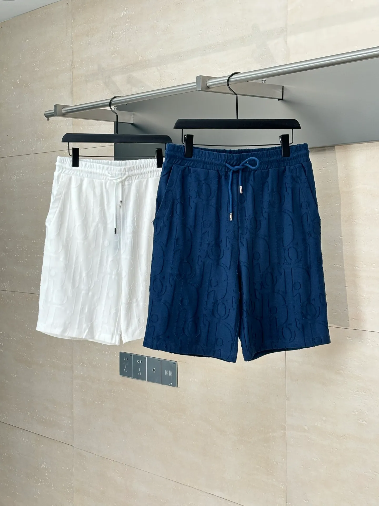 🅿️360 Dio*/Dior dark grain sheared jacquard shorts are carefully made of navy blue cotton jersey fabric and decorated with an Oblique print design with cut-thread jacquard technology. Add a casual touch.  Size：S/M/L/XL