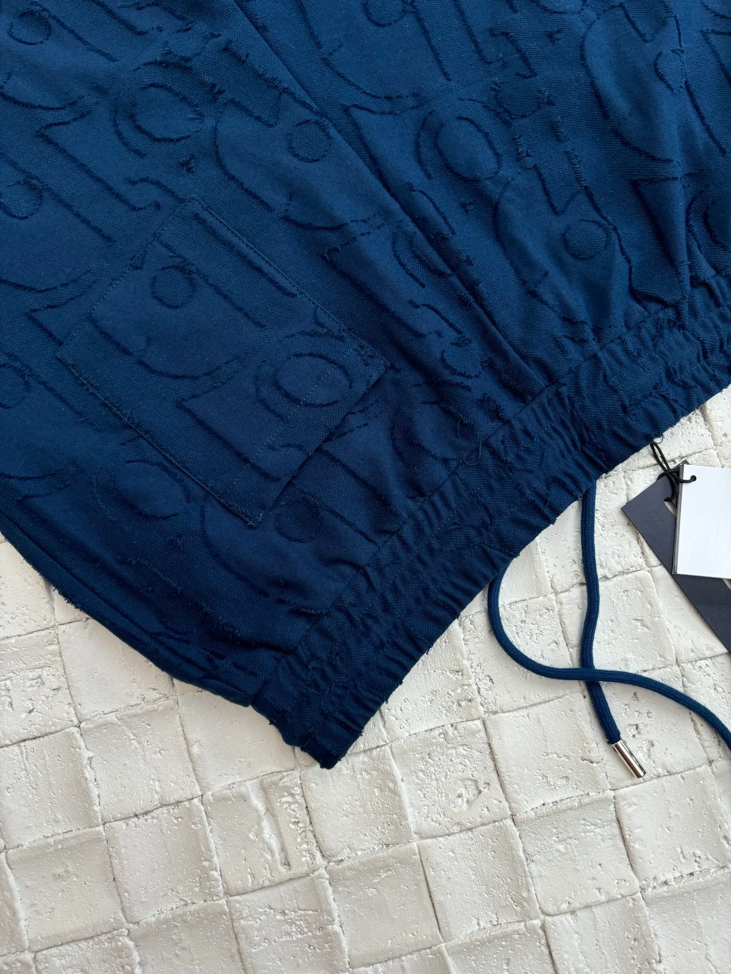 🅿️360 Dio*/Dior dark grain sheared jacquard shorts are carefully made of navy blue cotton jersey fabric and decorated with an Oblique print design with cut-thread jacquard technology. Add a casual touch.  Size：S/M/L/XL